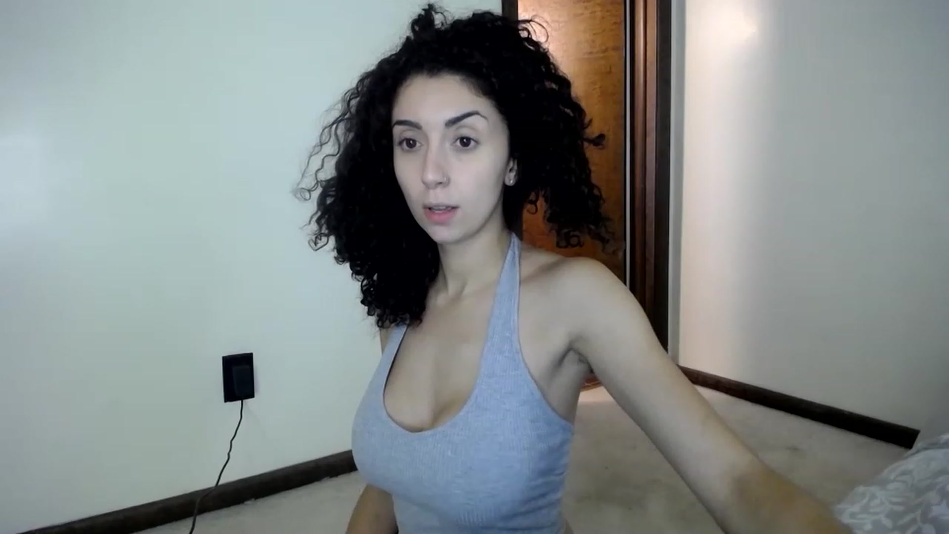 Gallery image thumbnail from luabelle's myfreecams stream on, 06/14/2023, 19:37 image 2 of 20