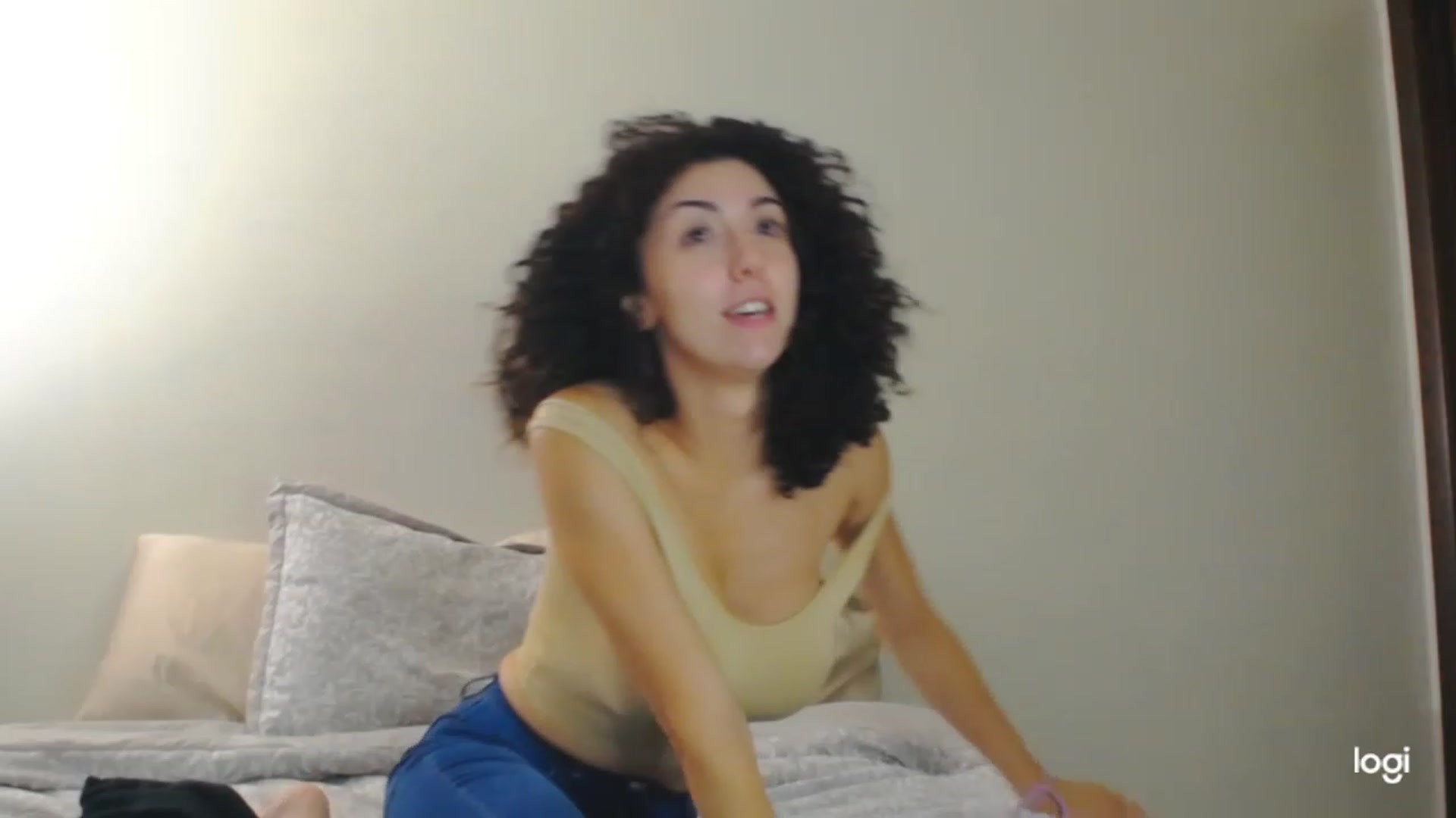 Gallery image thumbnail from luabelle's myfreecams stream on, 06/16/2023, 21:21 image 3 of 20