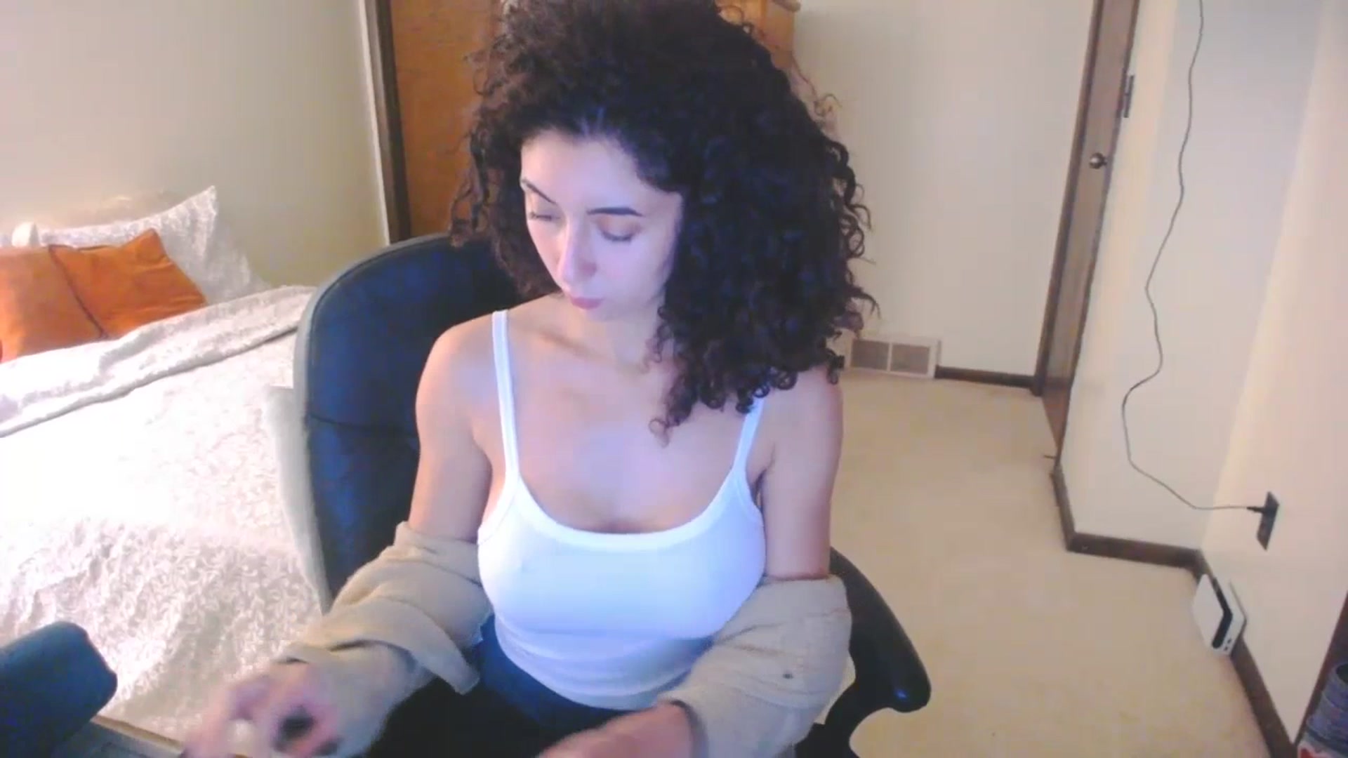 Gallery image thumbnail from luabelle's myfreecams stream on, 07/15/2023, 16:27 image 2 of 20