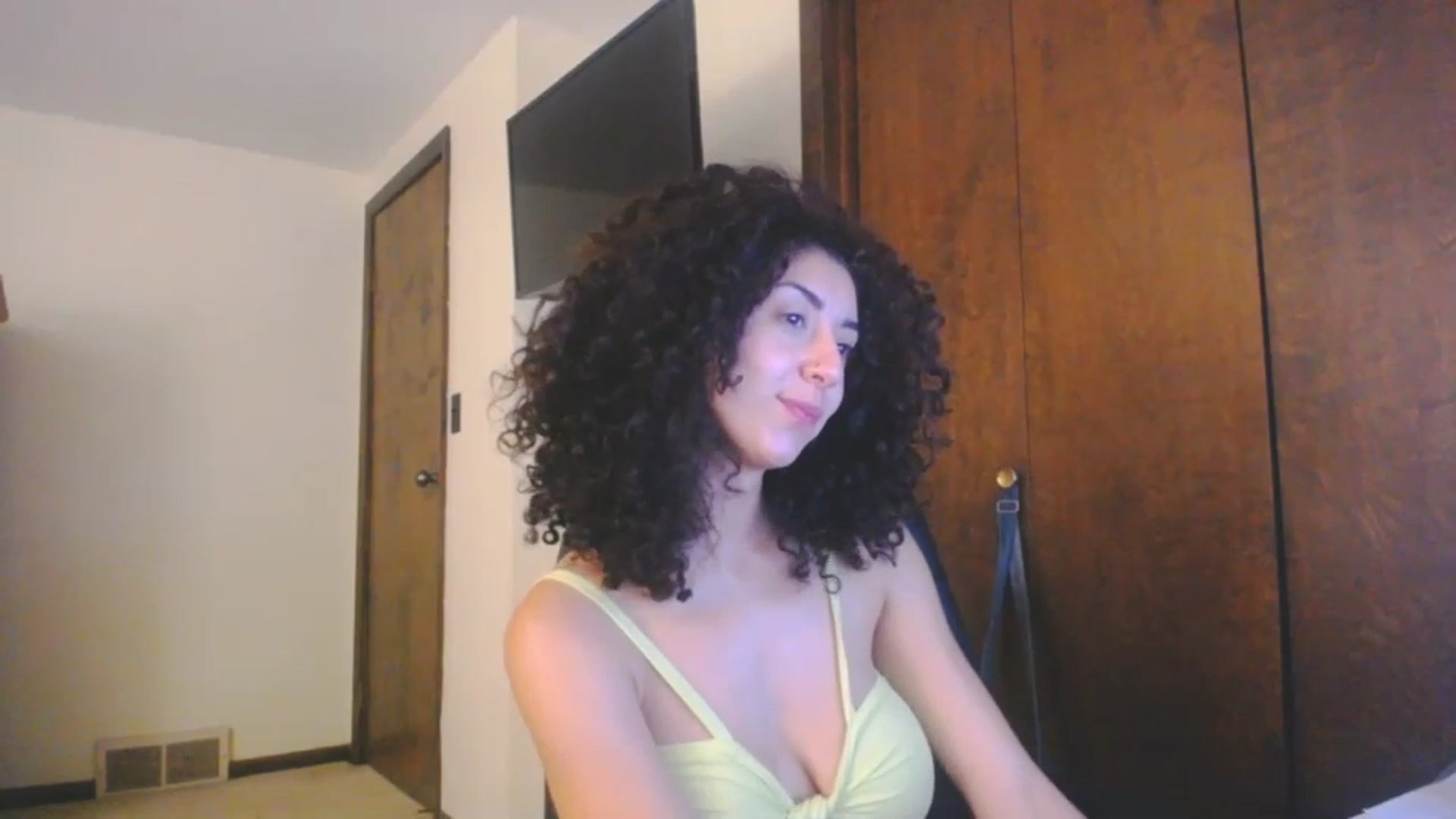 Gallery image thumbnail from luabelle's myfreecams stream on, 07/18/2023, 11:25 image 2 of 20