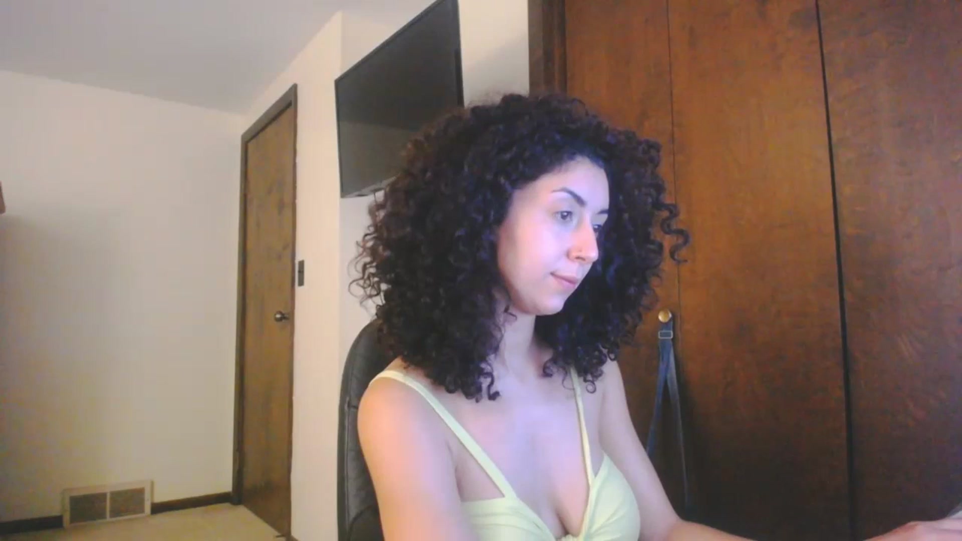 Gallery image thumbnail from luabelle's myfreecams stream on, 07/18/2023, 11:25 image 1 of 20