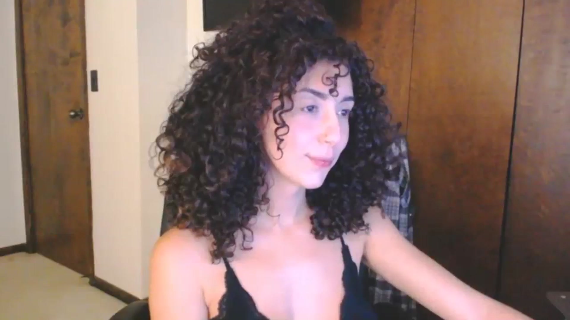 Gallery image thumbnail from luabelle's myfreecams stream on, 07/24/2023, 19:24 image 20 of 20