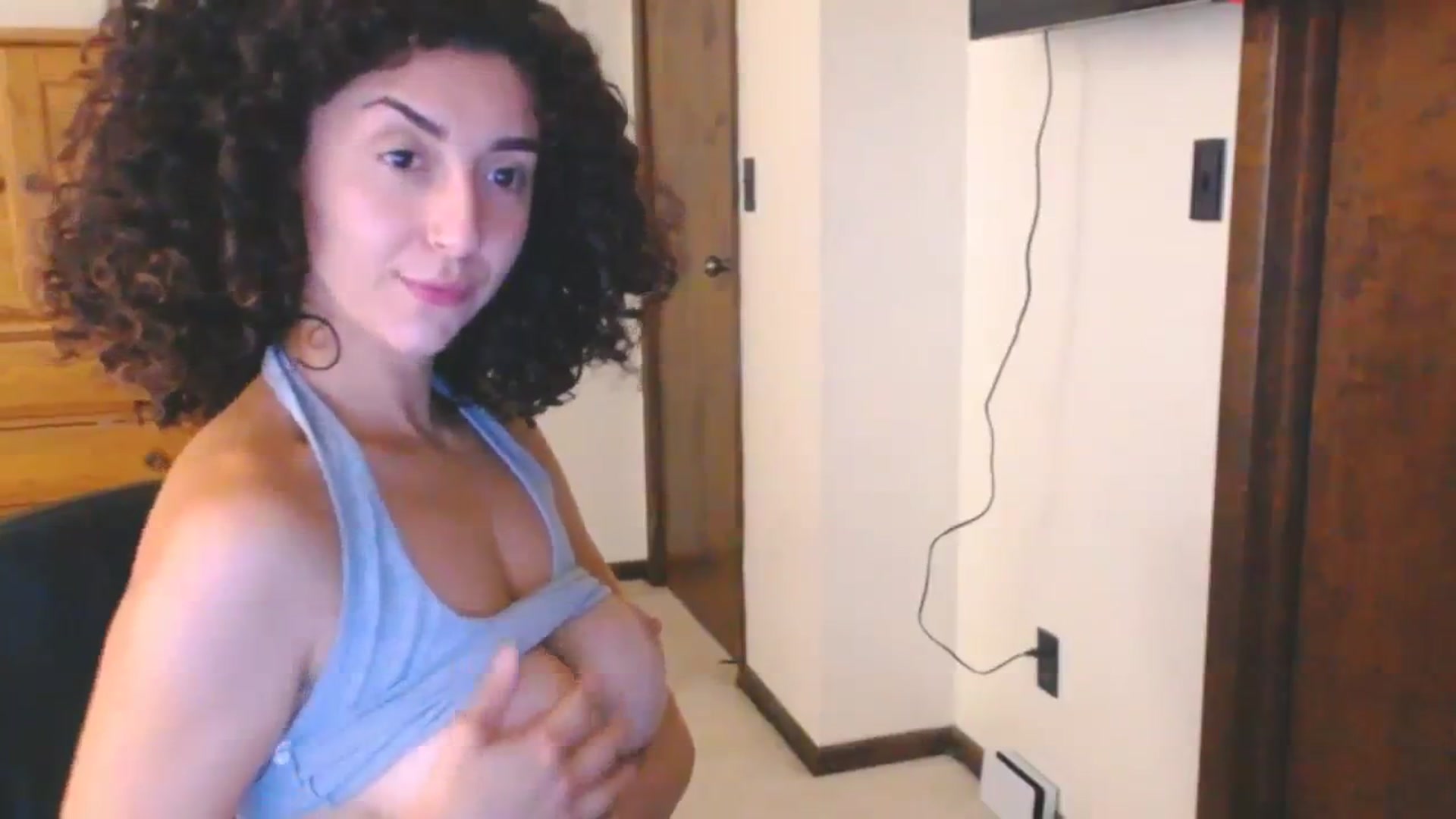 Gallery image thumbnail from luabelle's myfreecams stream on, 07/26/2023, 17:20 image 2 of 20