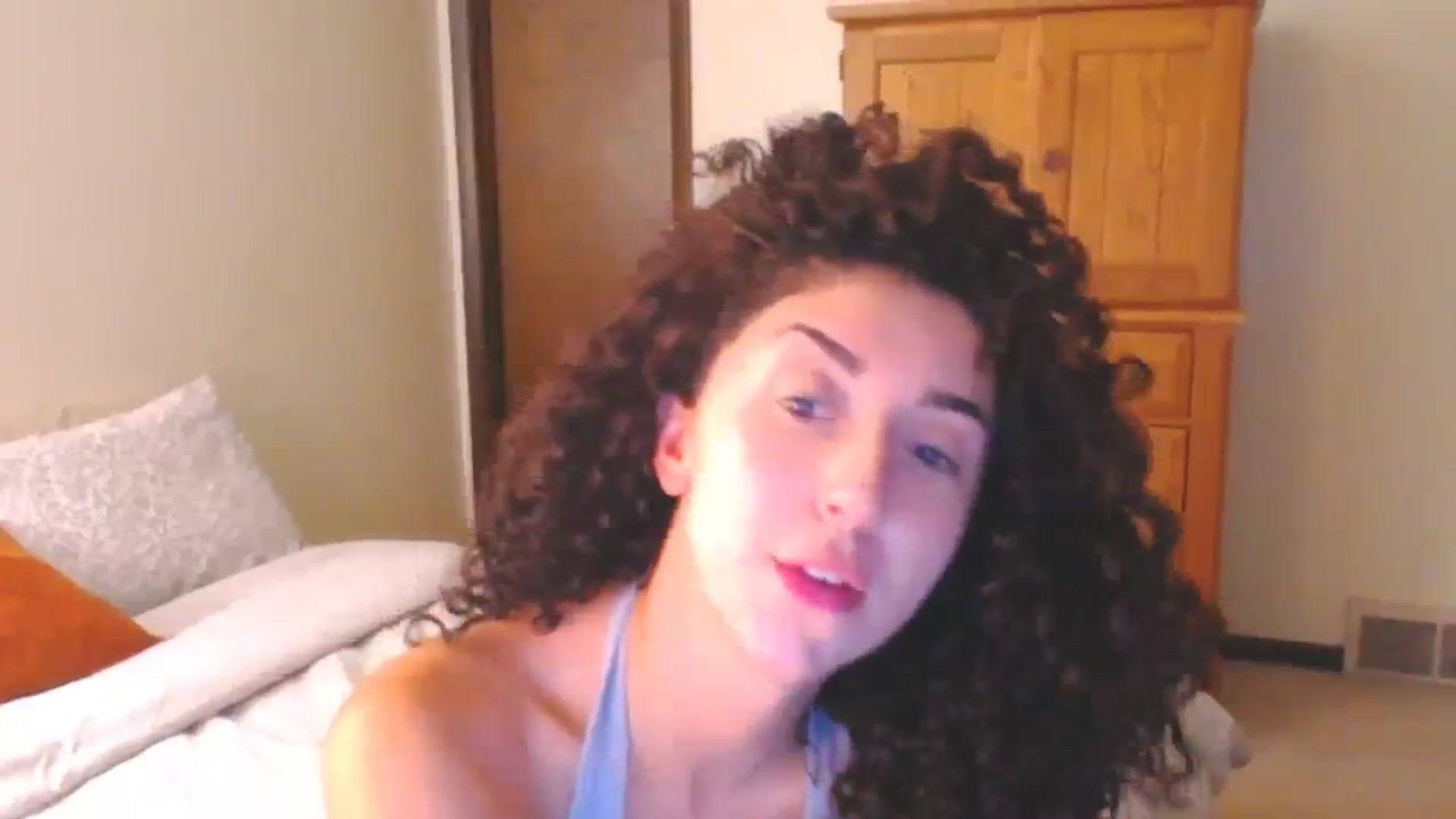 Gallery image thumbnail from luabelle's myfreecams stream on, 07/26/2023, 17:20 image 4 of 20