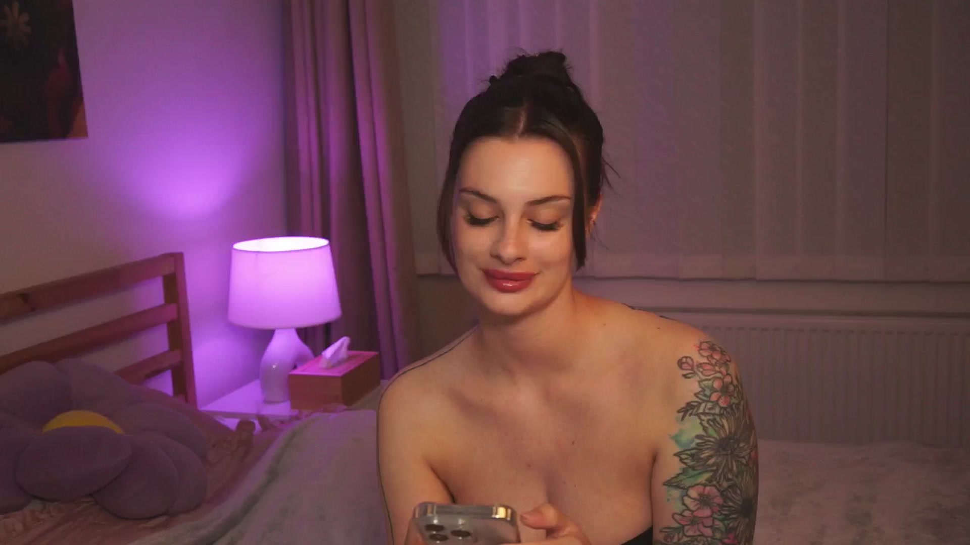 Gallery image thumbnail from lucyangel's myfreecams stream on, 05/22/2024, 20:16 image 5 of 20