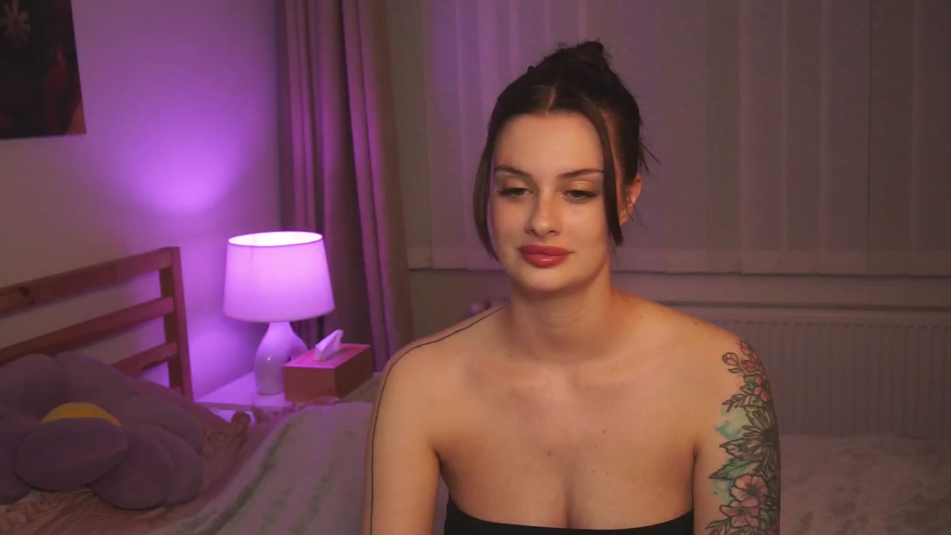 Gallery image thumbnail from lucyangel's myfreecams stream on, 05/22/2024, 20:16 image 11 of 20
