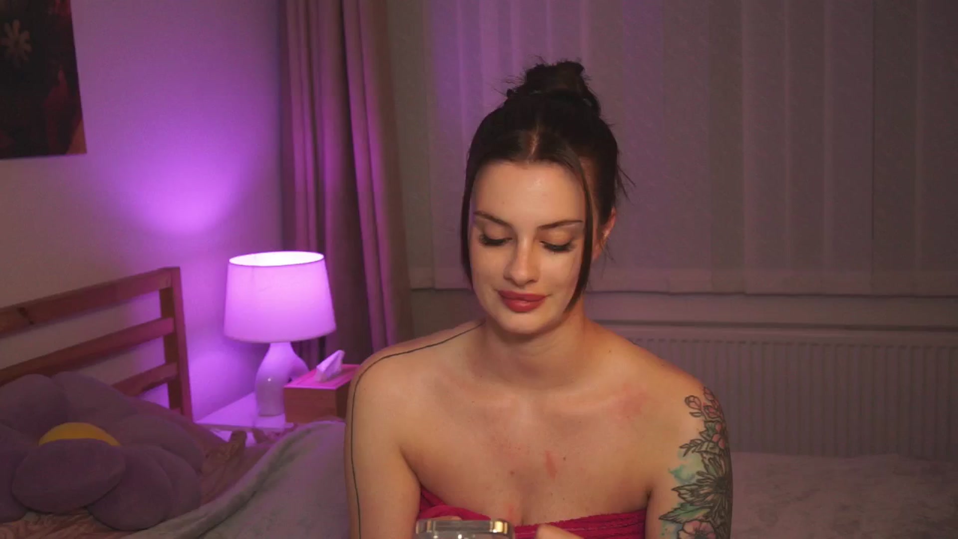 Gallery image thumbnail from lucyangel's myfreecams stream on, 05/22/2024, 20:16 image 1 of 20
