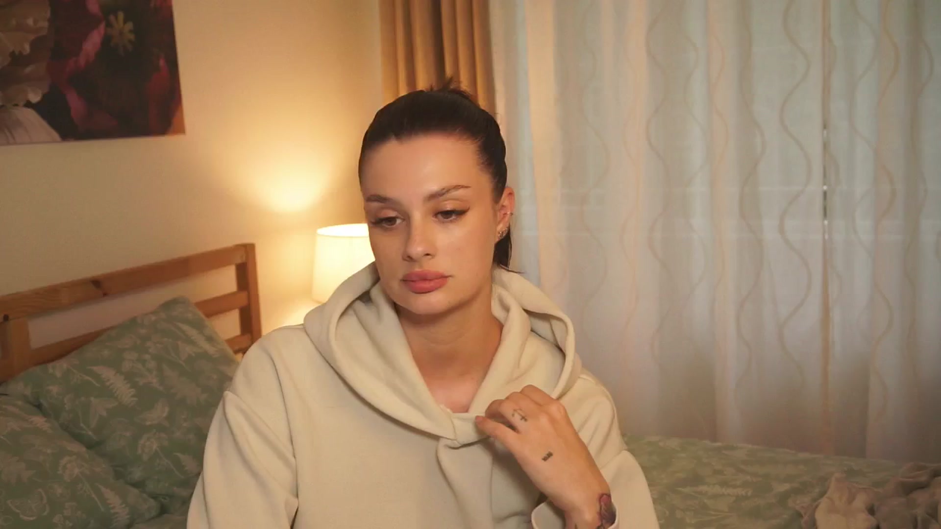 Gallery image thumbnail from lucyangel's myfreecams stream on, 05/31/2024, 17:40 image 18 of 20