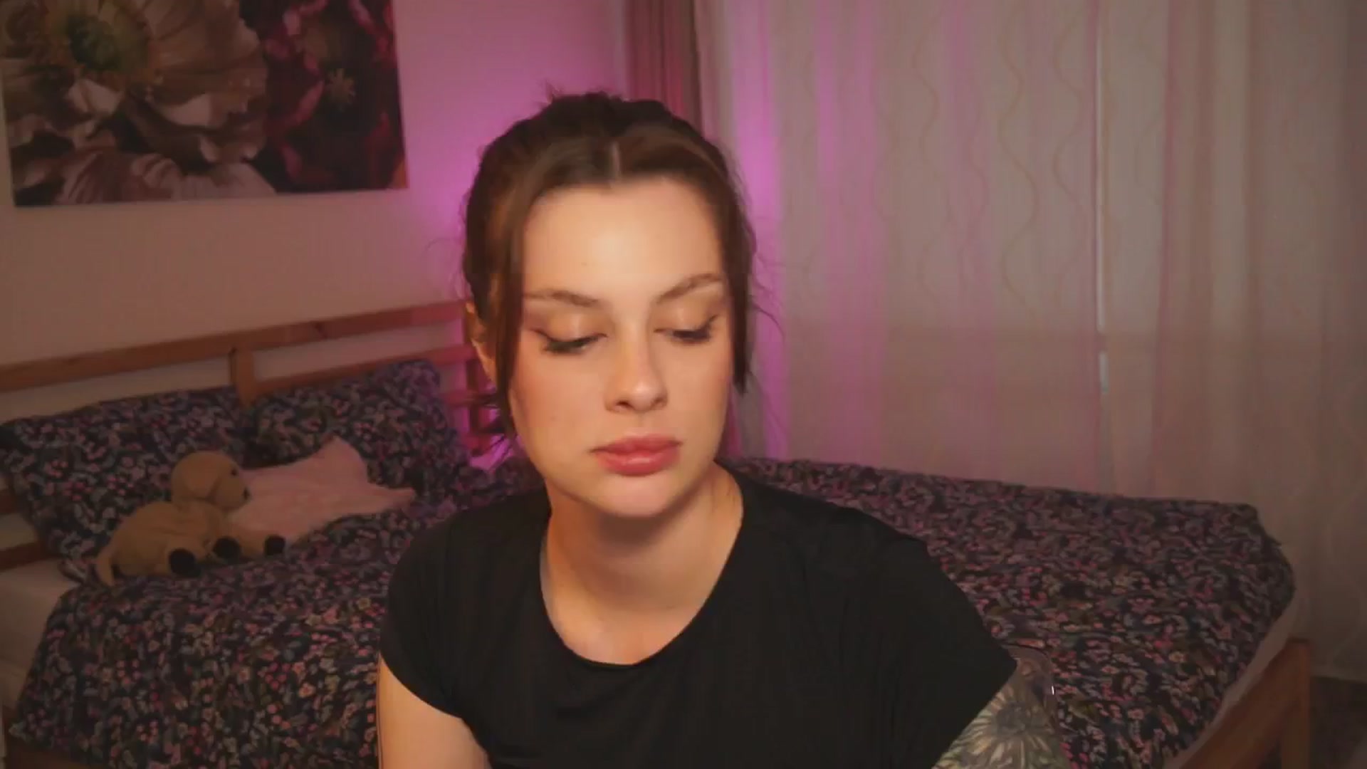 Gallery image thumbnail from lucyangel's myfreecams stream on, 06/08/2024, 18:25 image 2 of 20