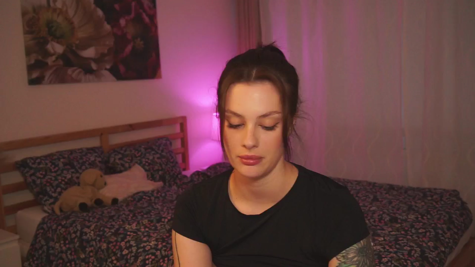 Gallery image thumbnail from lucyangel's myfreecams stream on, 06/08/2024, 18:25 image 17 of 20