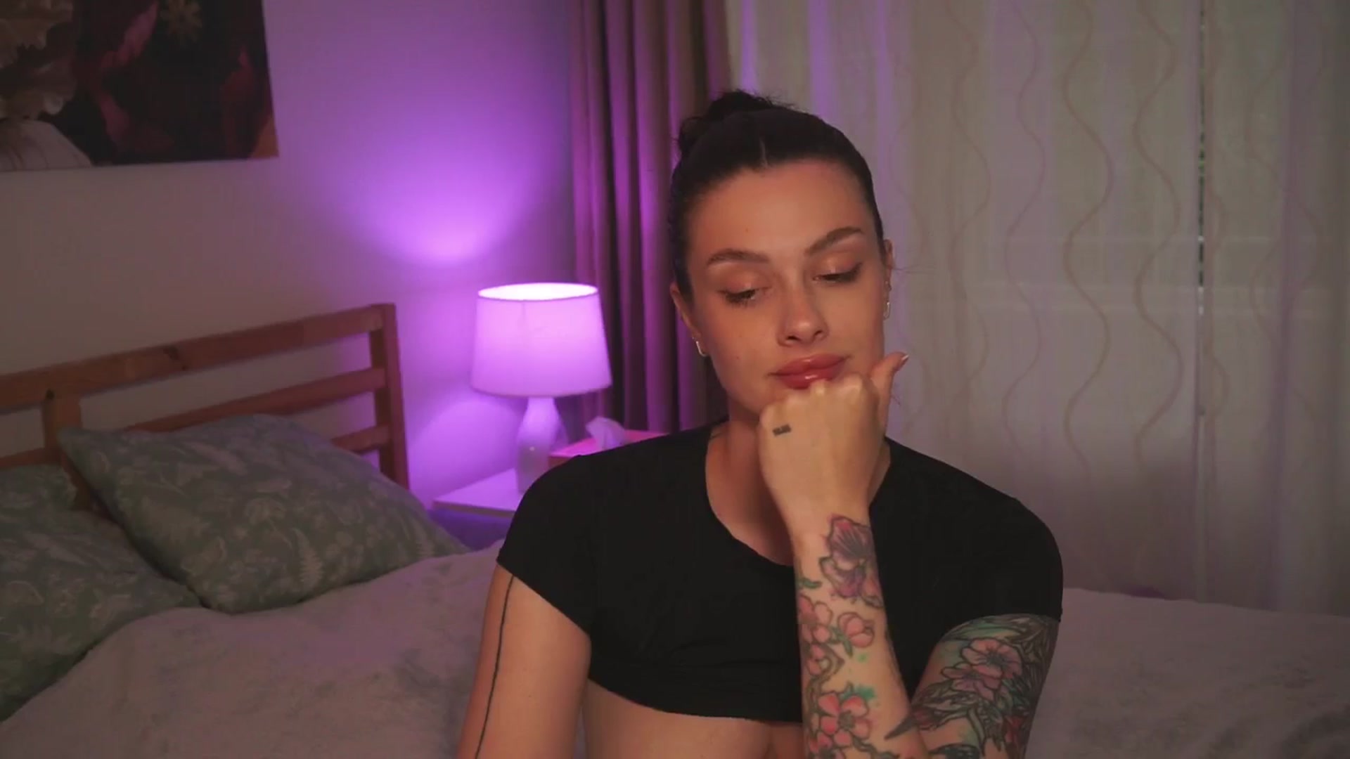 Gallery image thumbnail from lucyangel's myfreecams stream on, 06/14/2024, 18:38 image 16 of 20