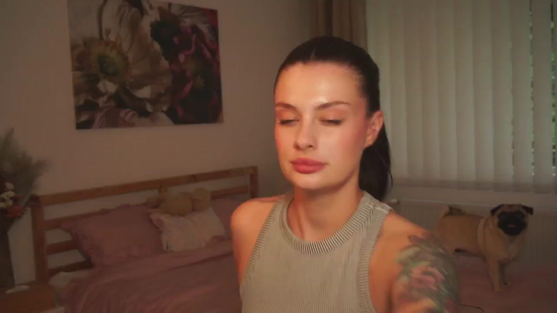 Gallery image thumbnail from lucyangel's myfreecams stream on, 06/27/2024, 17:54 image 12 of 20