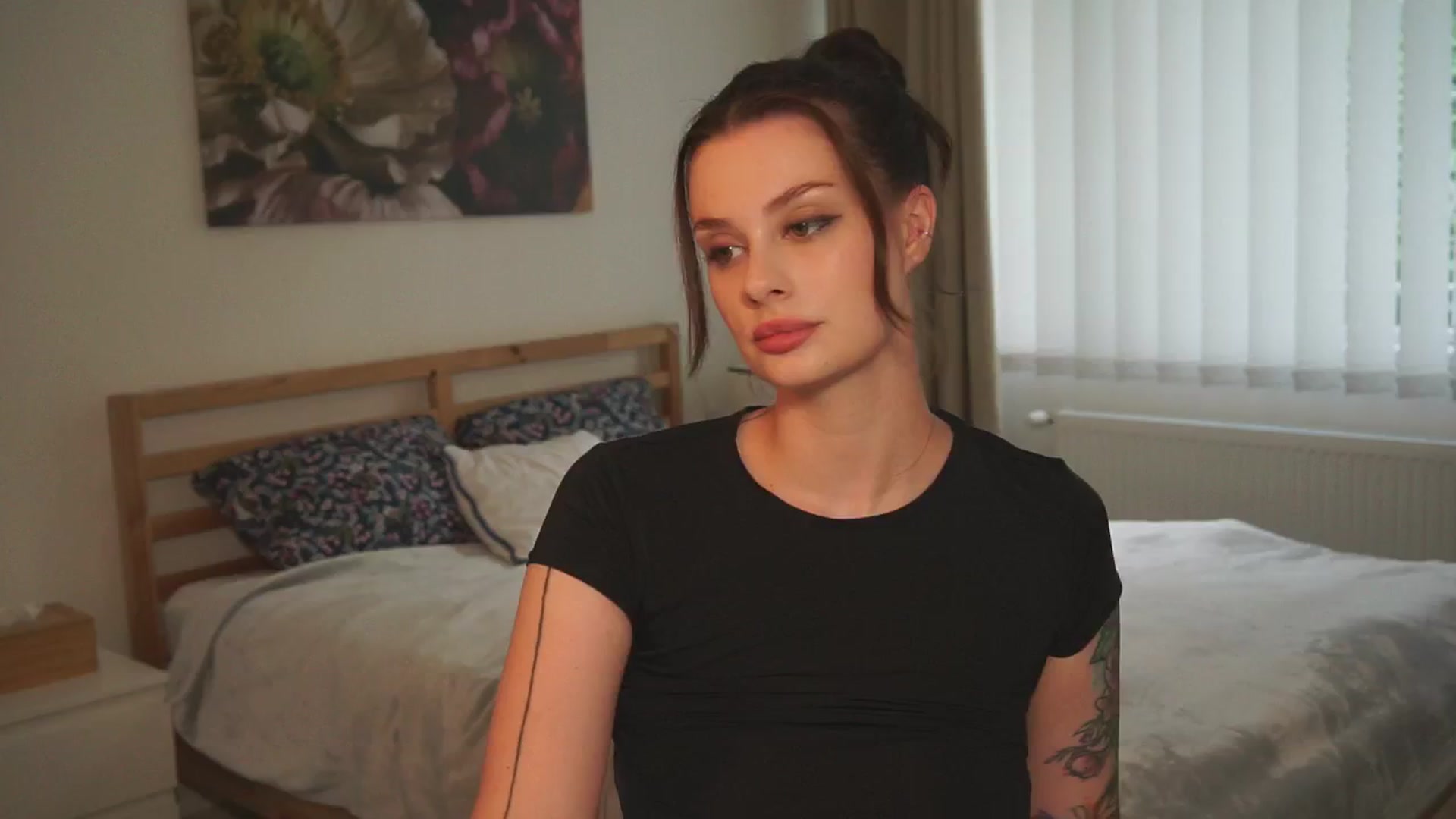 Gallery image thumbnail from lucyangel's myfreecams stream on, 07/10/2024, 17:03 image 17 of 20