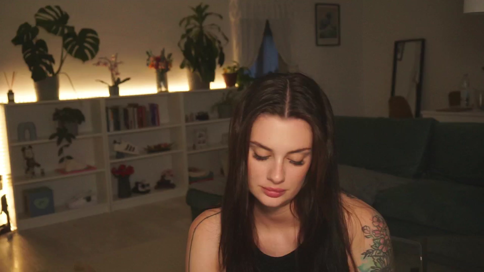 Gallery image thumbnail from lucyangel's myfreecams stream on, 08/11/2024, 18:19 image 6 of 20