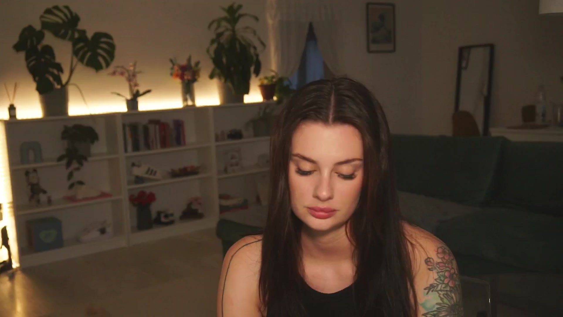 Gallery image thumbnail from lucyangel's myfreecams stream on, 08/11/2024, 18:19 image 4 of 20