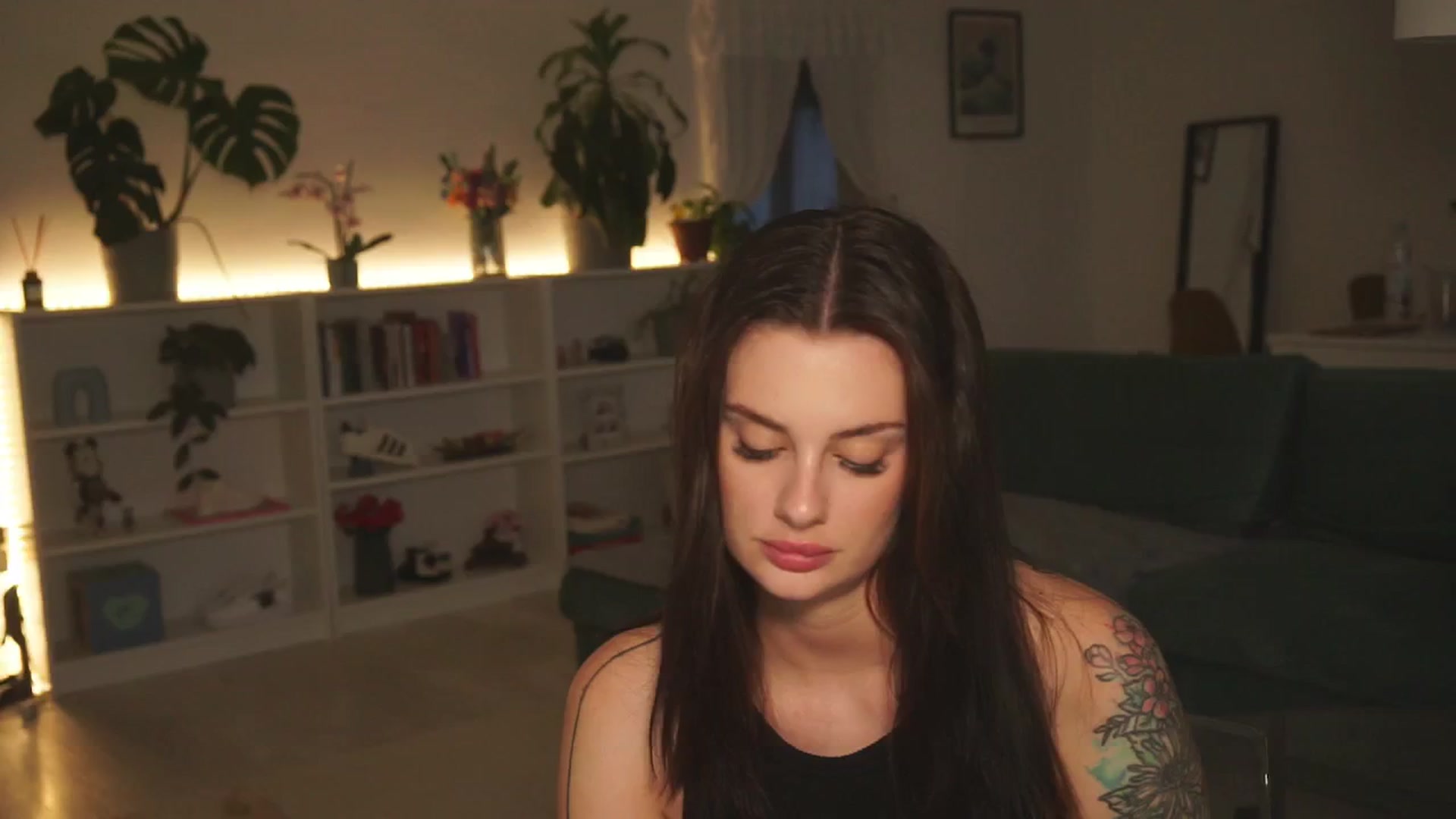 Gallery image thumbnail from lucyangel's myfreecams stream on, 08/11/2024, 18:19 image 5 of 20