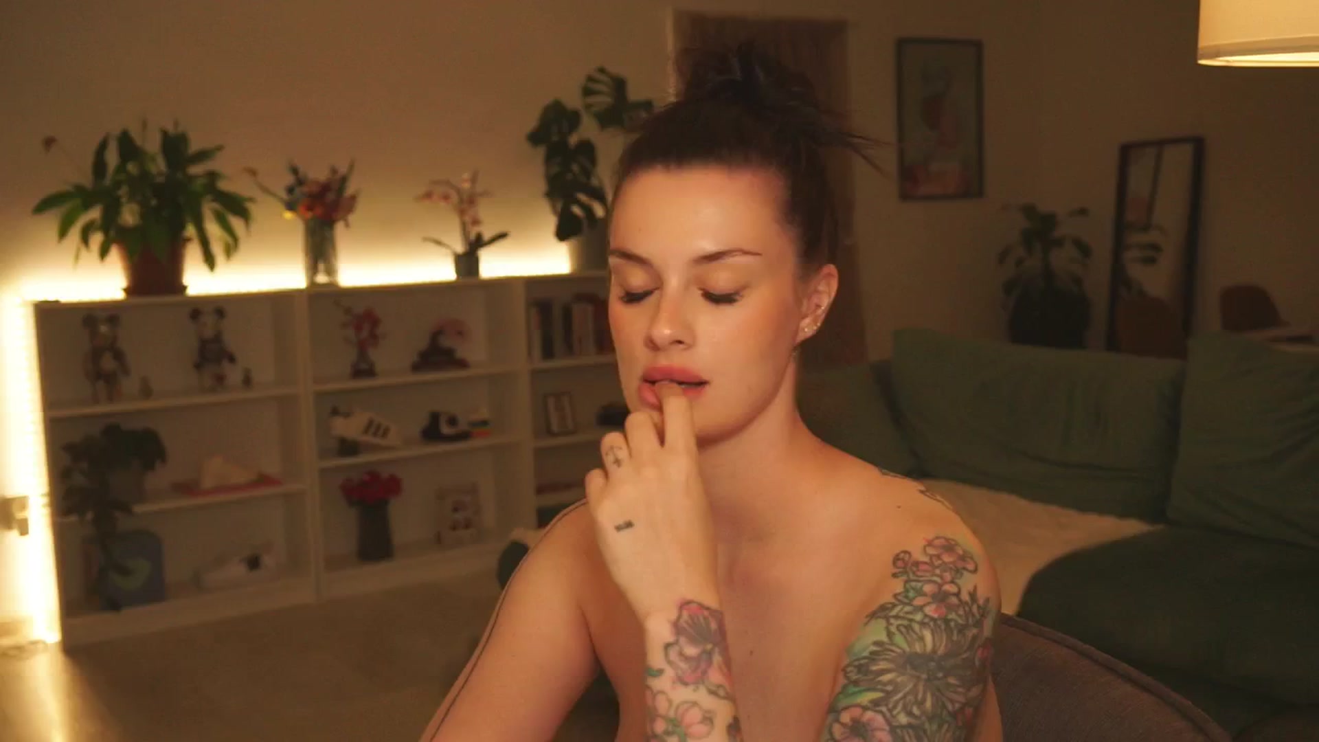 Gallery image thumbnail from lucyangel's myfreecams stream on, 09/12/2024, 17:54 image 19 of 20
