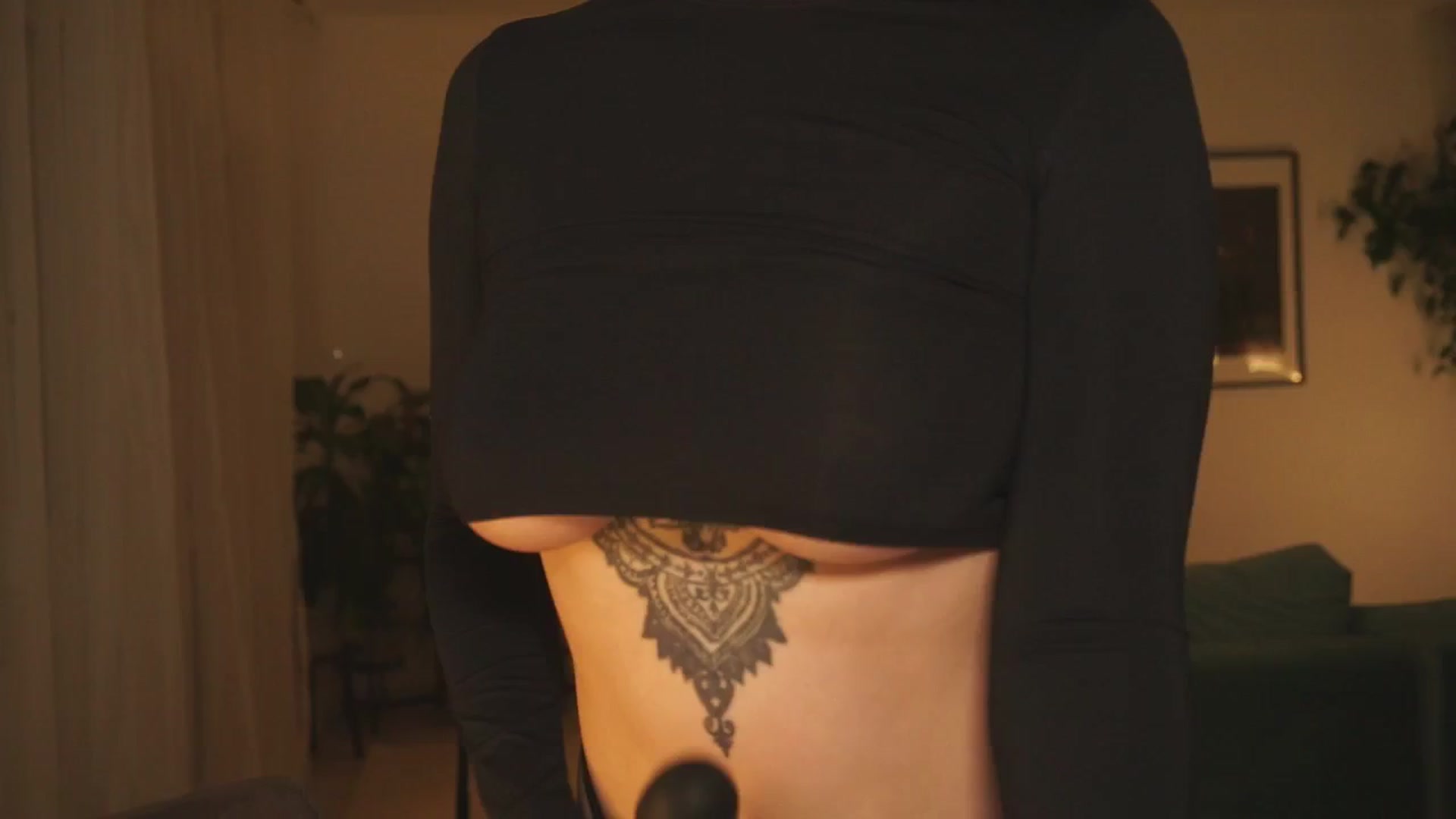 Gallery image thumbnail from lucyangel's myfreecams stream on, 10/16/2024, 19:01 image 11 of 20
