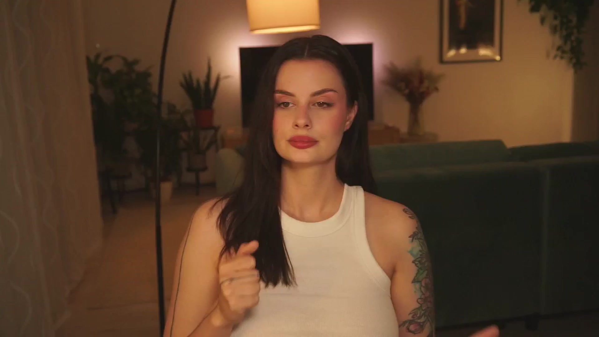 Gallery image thumbnail from lucyangel's myfreecams stream on, 10/20/2024, 18:40 image 9 of 20