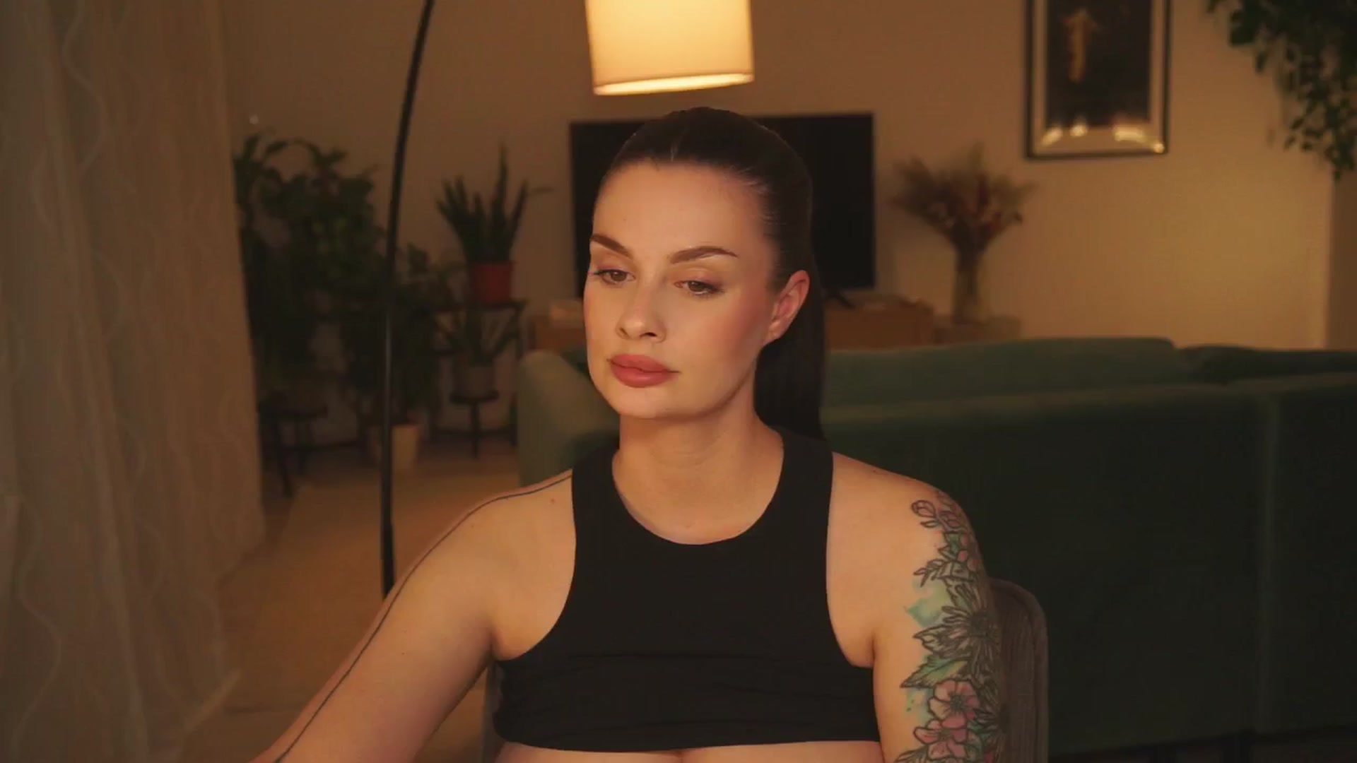 Gallery image thumbnail from lucyangel's myfreecams stream on, 10/22/2024, 18:25 image 14 of 20