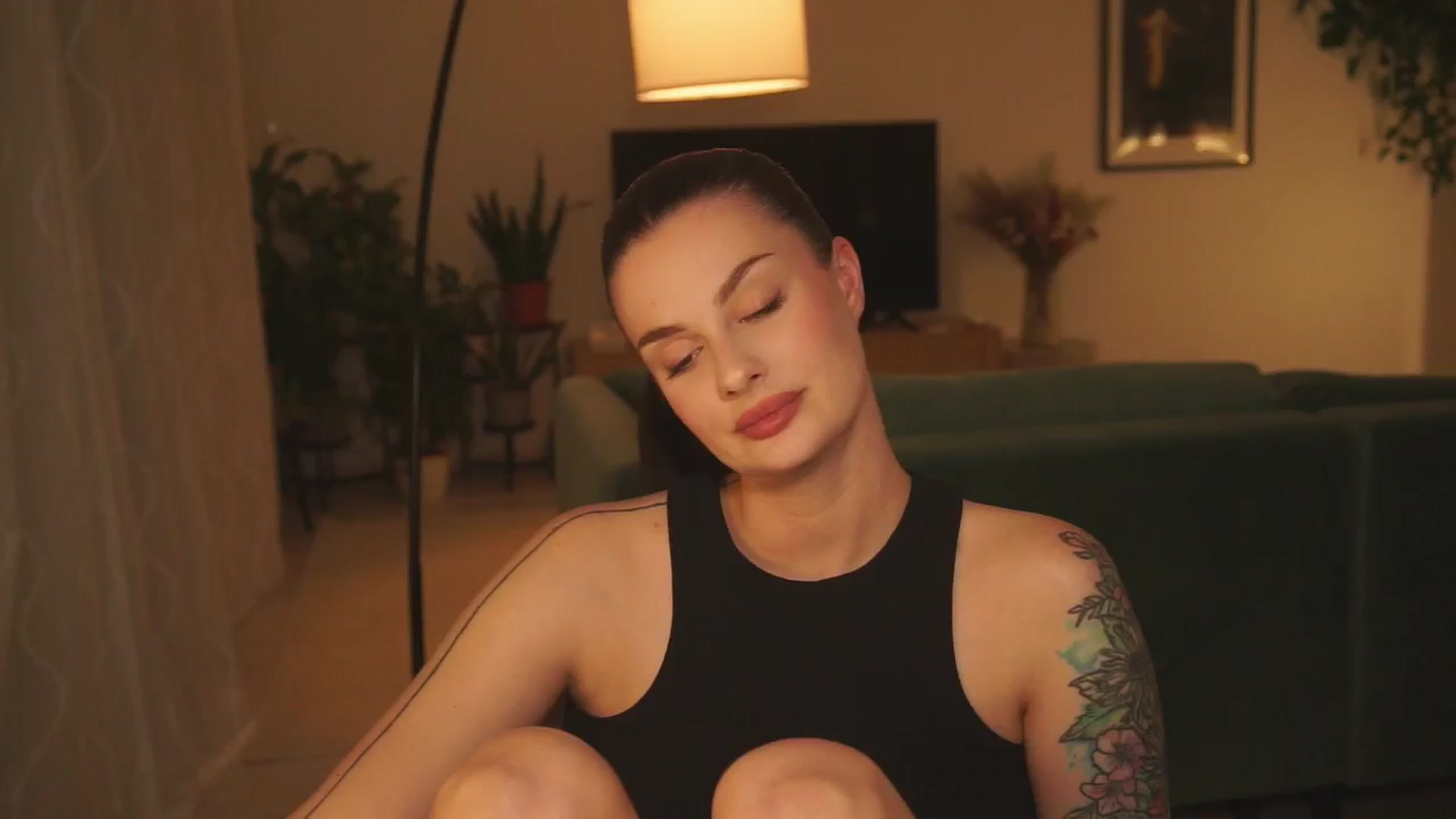Gallery image thumbnail from lucyangel's myfreecams stream on, 10/22/2024, 18:25 image 18 of 20