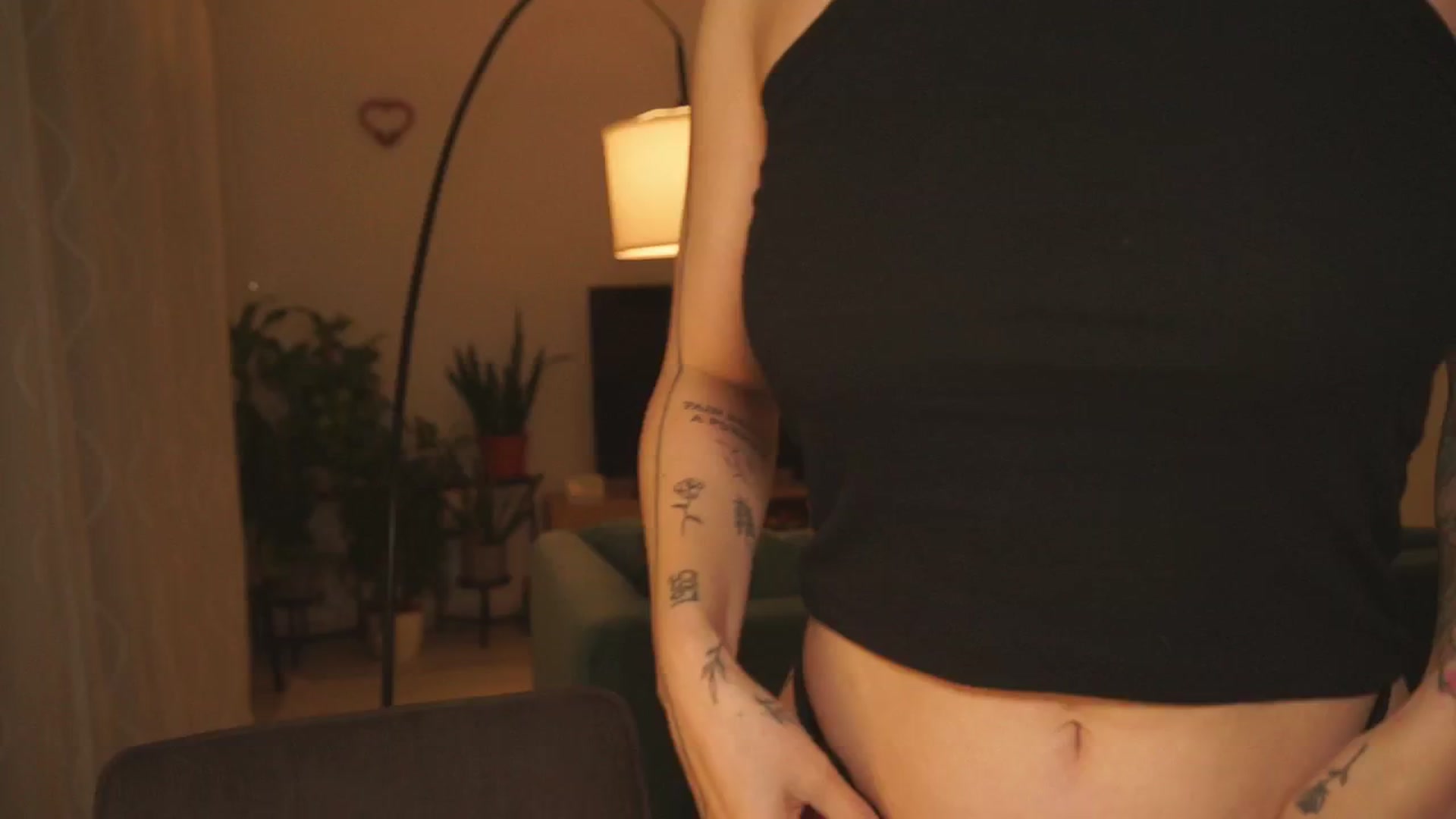 Gallery image thumbnail from lucyangel's myfreecams stream on, 10/22/2024, 18:25 image 8 of 20
