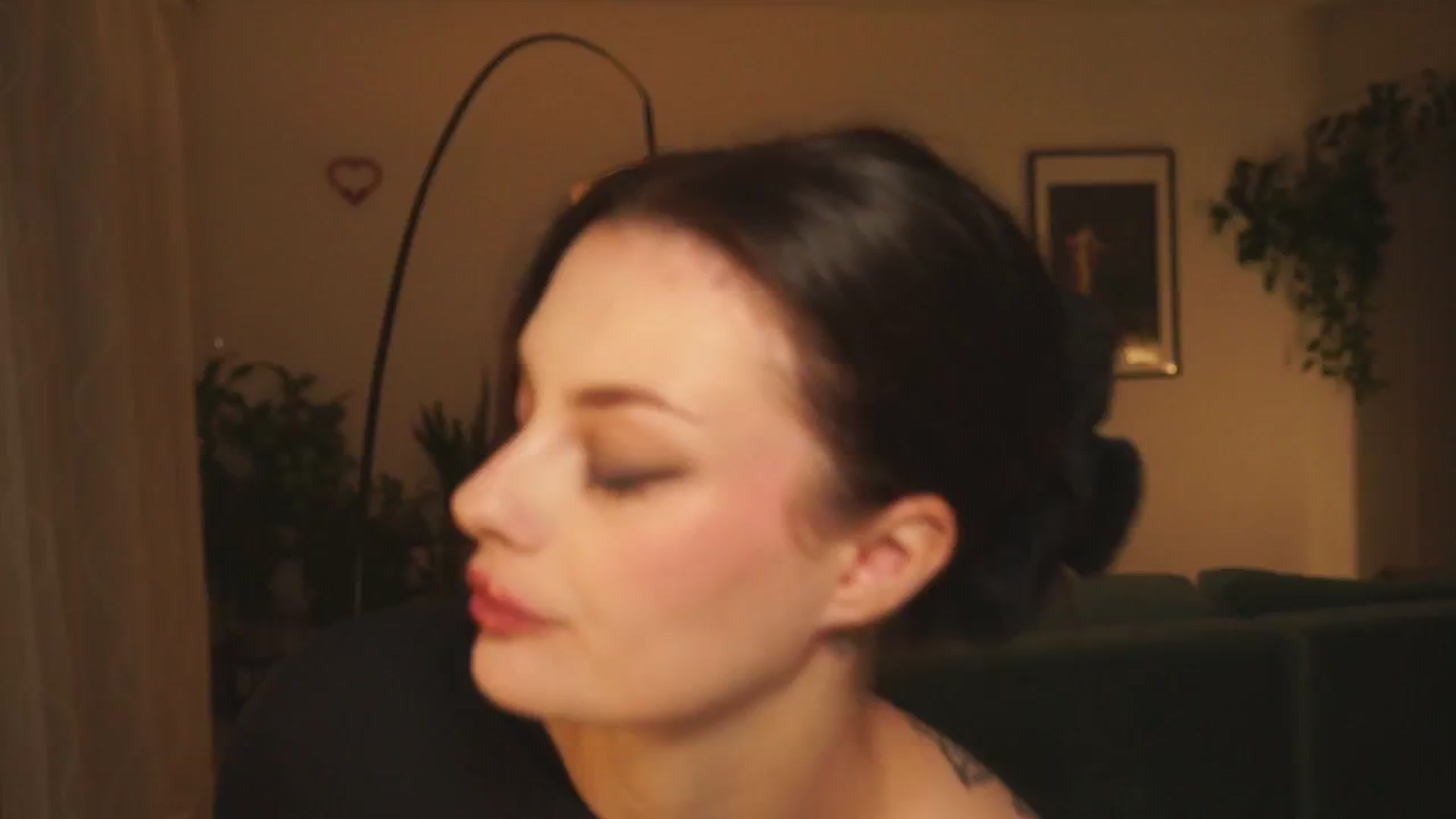 Gallery image thumbnail from lucyangel's myfreecams stream on, 10/23/2024, 17:39 image 3 of 20