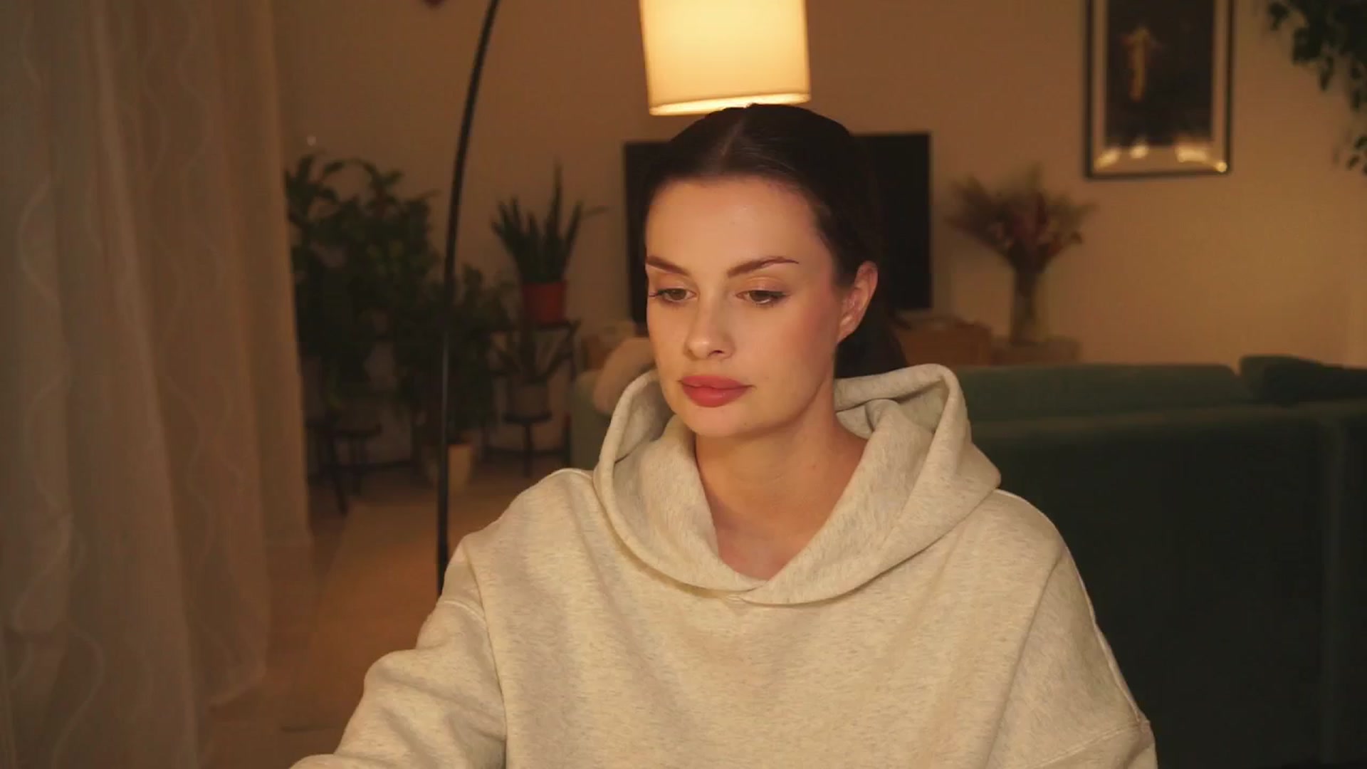 Gallery image thumbnail from lucyangel's myfreecams stream on, 10/24/2024, 18:39 image 7 of 20