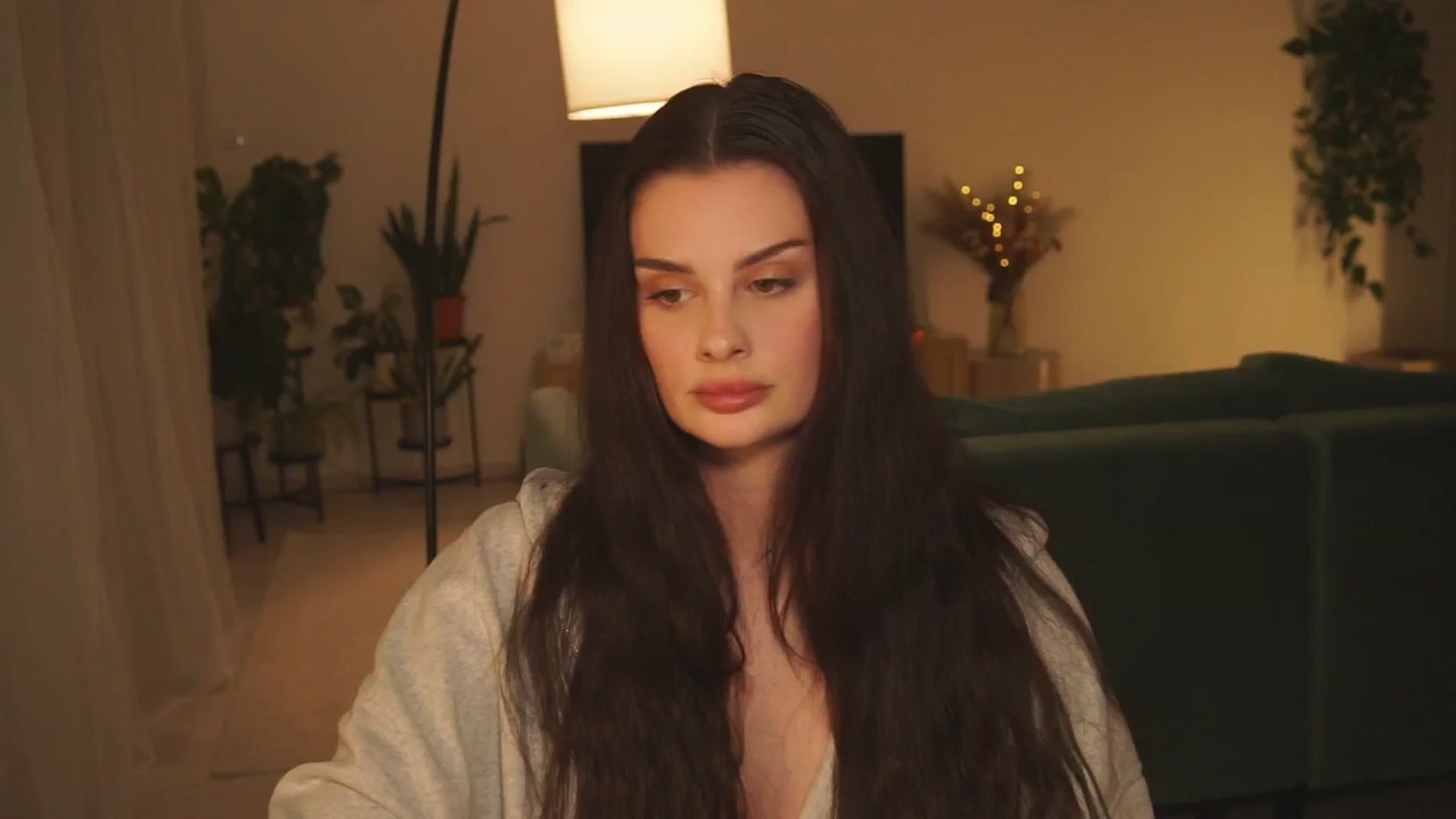 Gallery image thumbnail from lucyangel's myfreecams stream on, 11/06/2024, 19:34 image 4 of 20