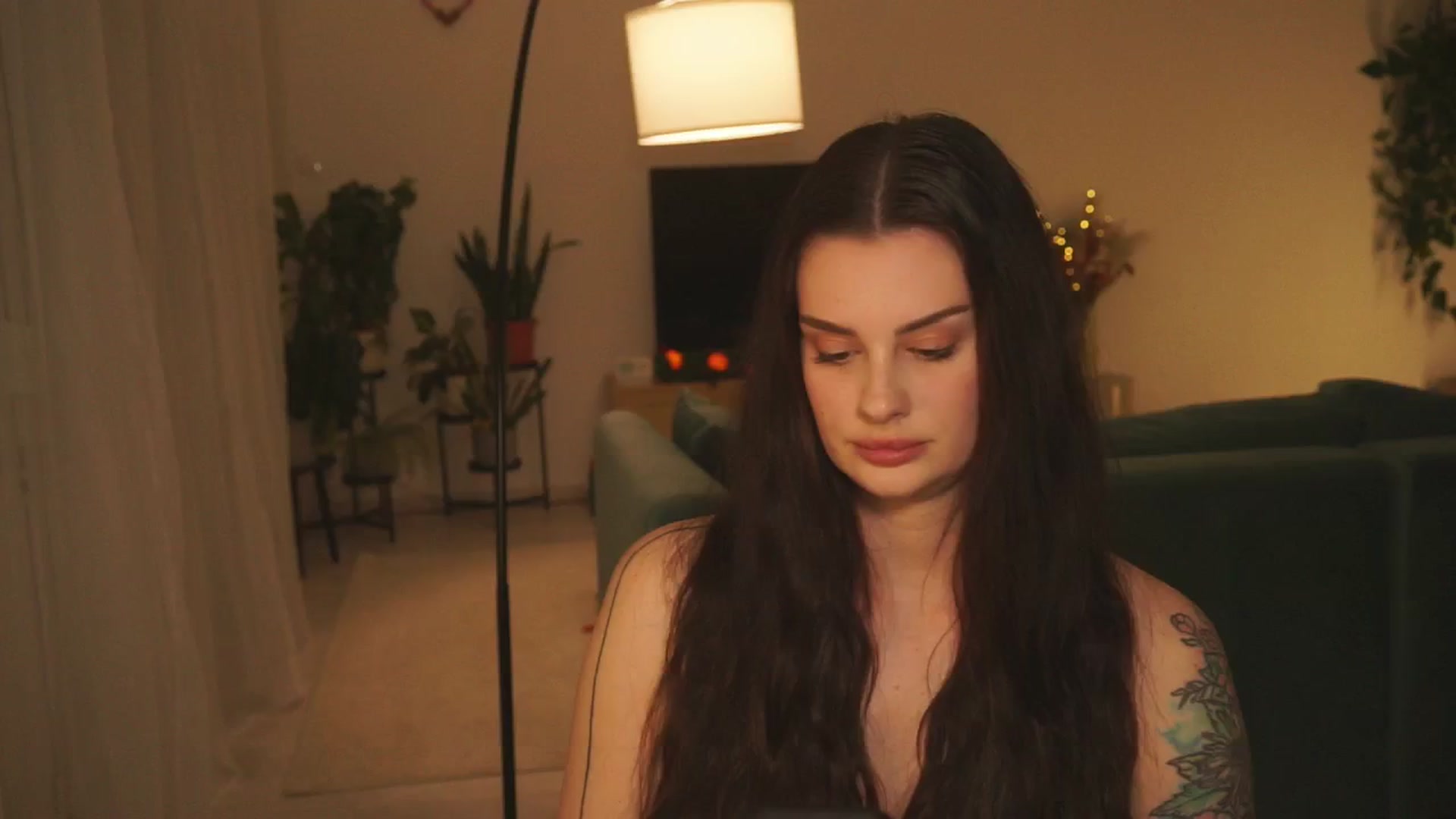 Gallery image thumbnail from lucyangel's myfreecams stream on, 11/06/2024, 19:34 image 19 of 20