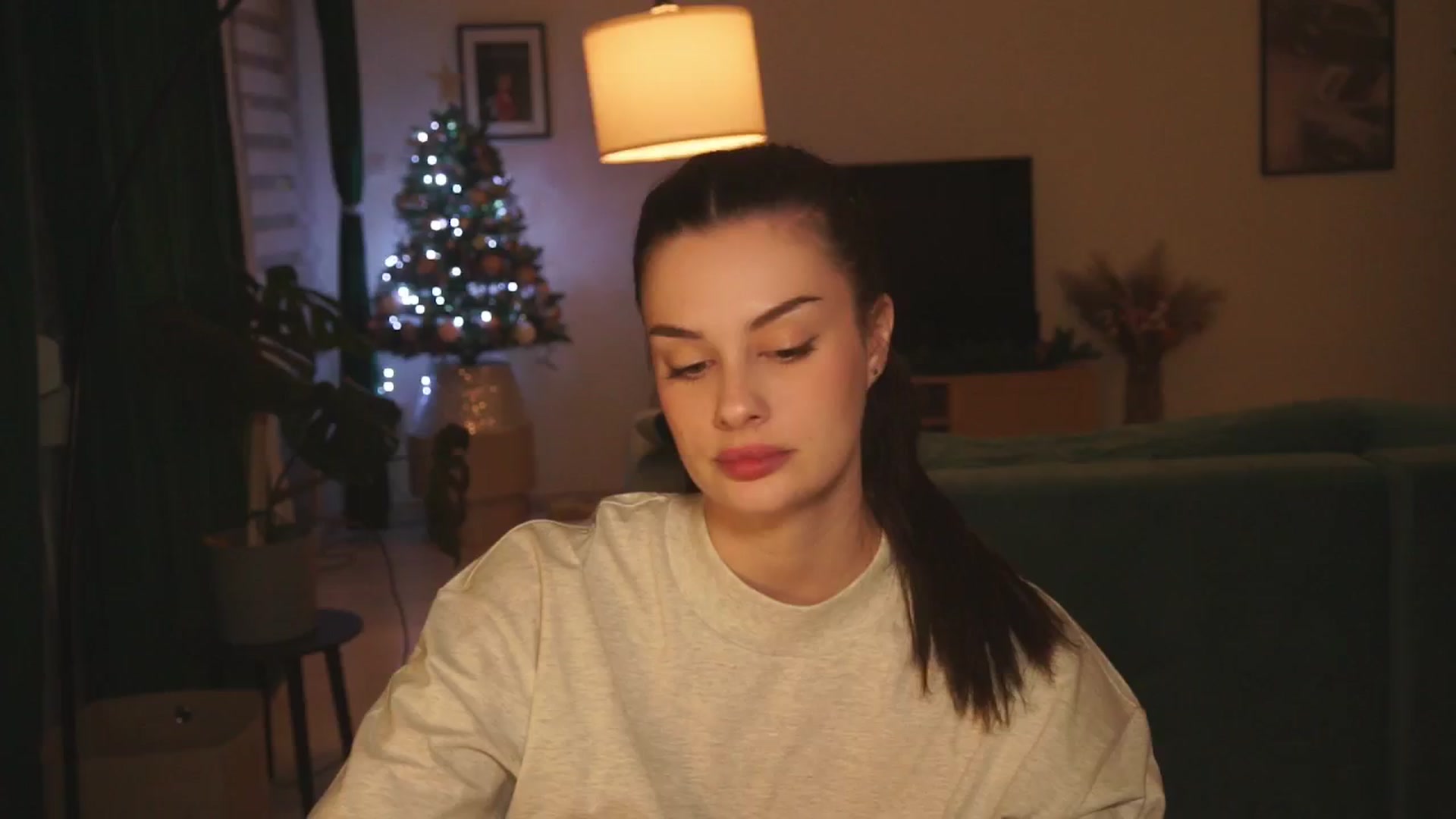 Gallery image thumbnail from lucyangel's myfreecams stream on, 12/01/2024, 17:57 image 8 of 20