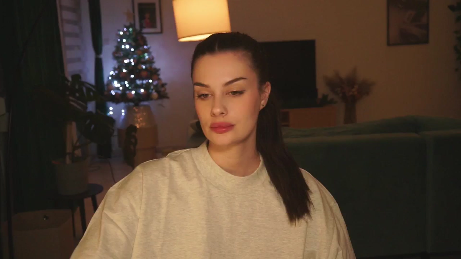 Gallery image thumbnail from lucyangel's myfreecams stream on, 12/01/2024, 17:57 image 5 of 20