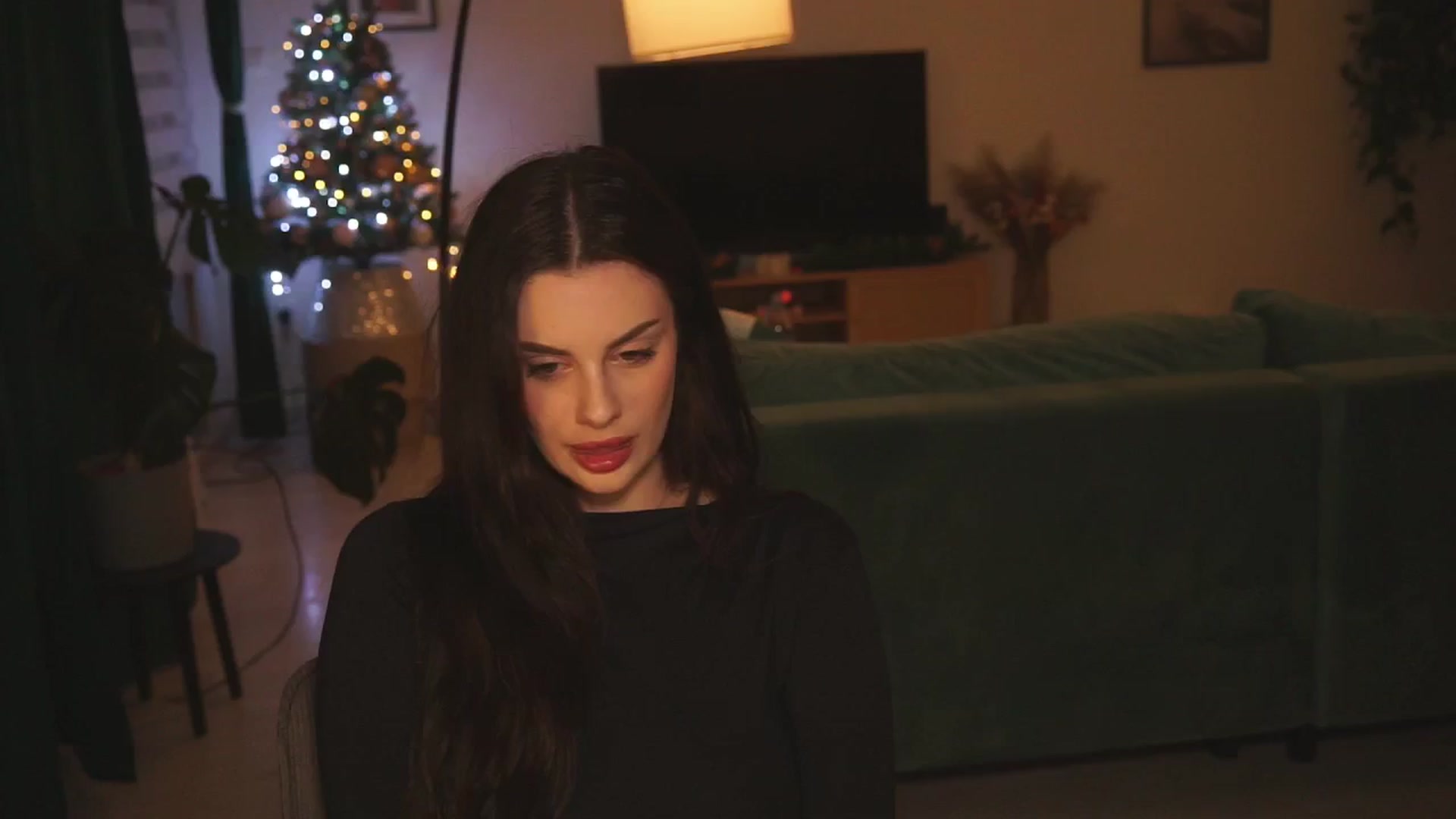 Gallery image thumbnail from lucyangel's myfreecams stream on, 12/07/2024, 18:35 image 16 of 20