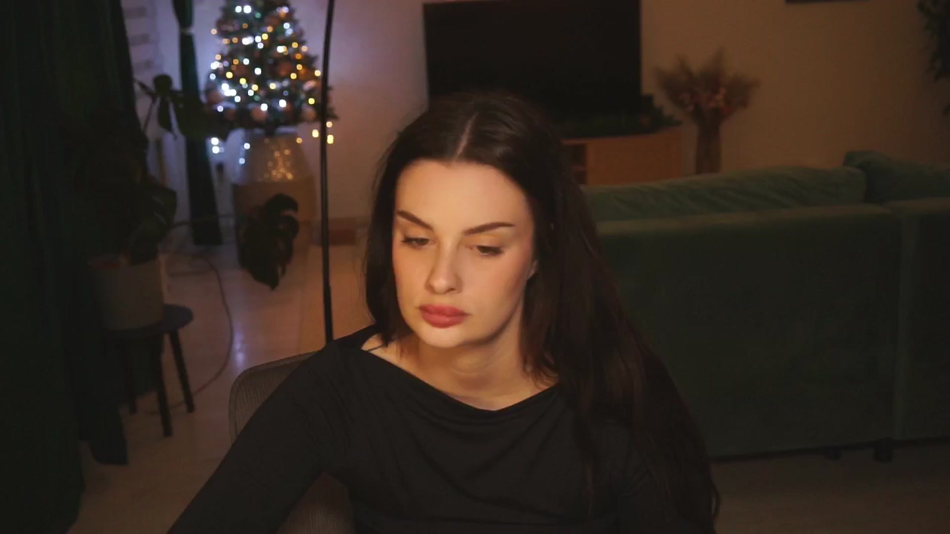Gallery image thumbnail from lucyangel's myfreecams stream on, 12/07/2024, 19:34 image 16 of 20
