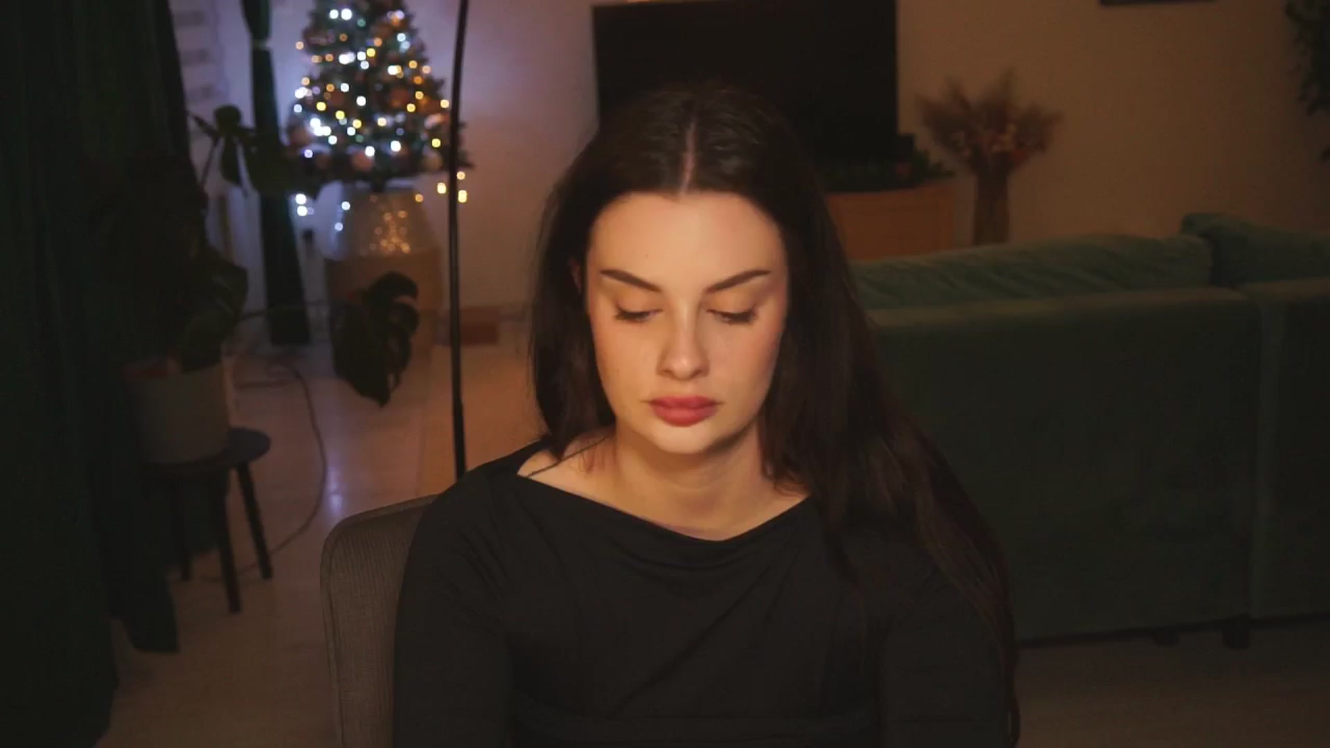 Gallery image thumbnail from lucyangel's myfreecams stream on, 12/07/2024, 19:34 image 15 of 20