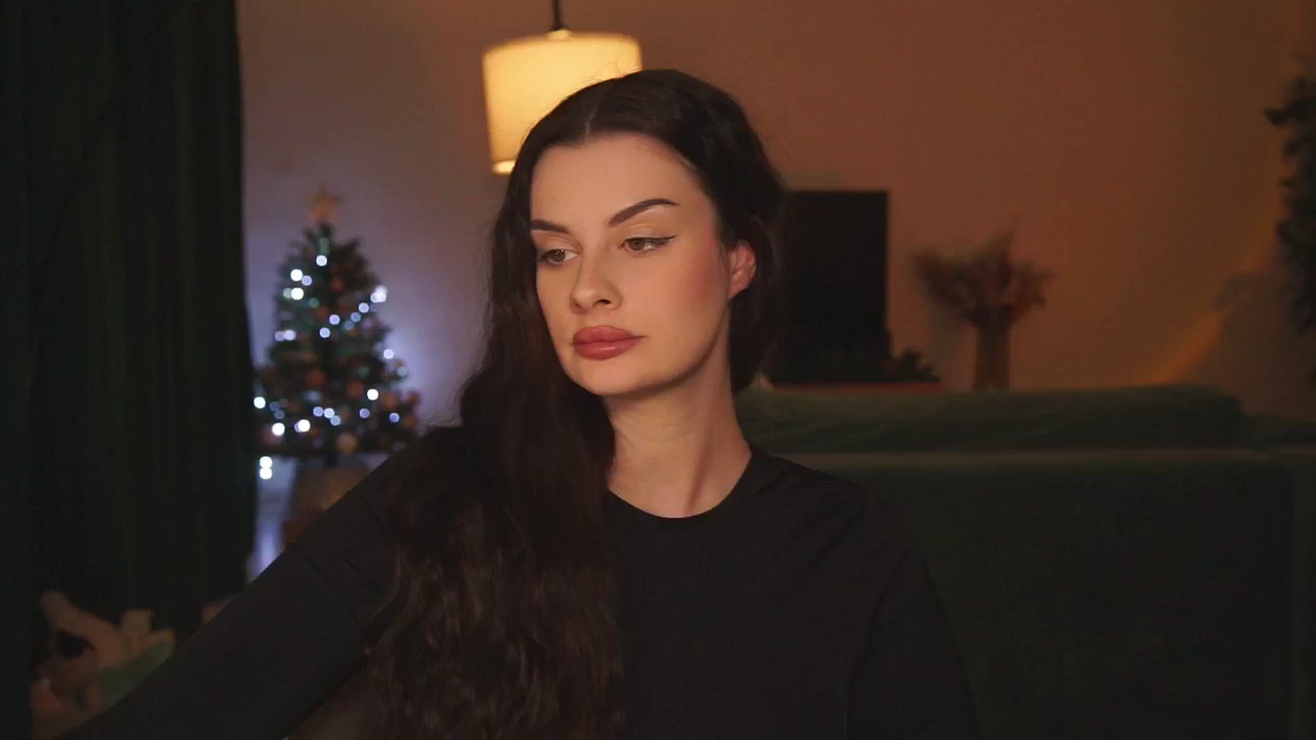 Gallery image thumbnail from lucyangel's myfreecams stream on, 12/12/2024, 17:09 image 6 of 20