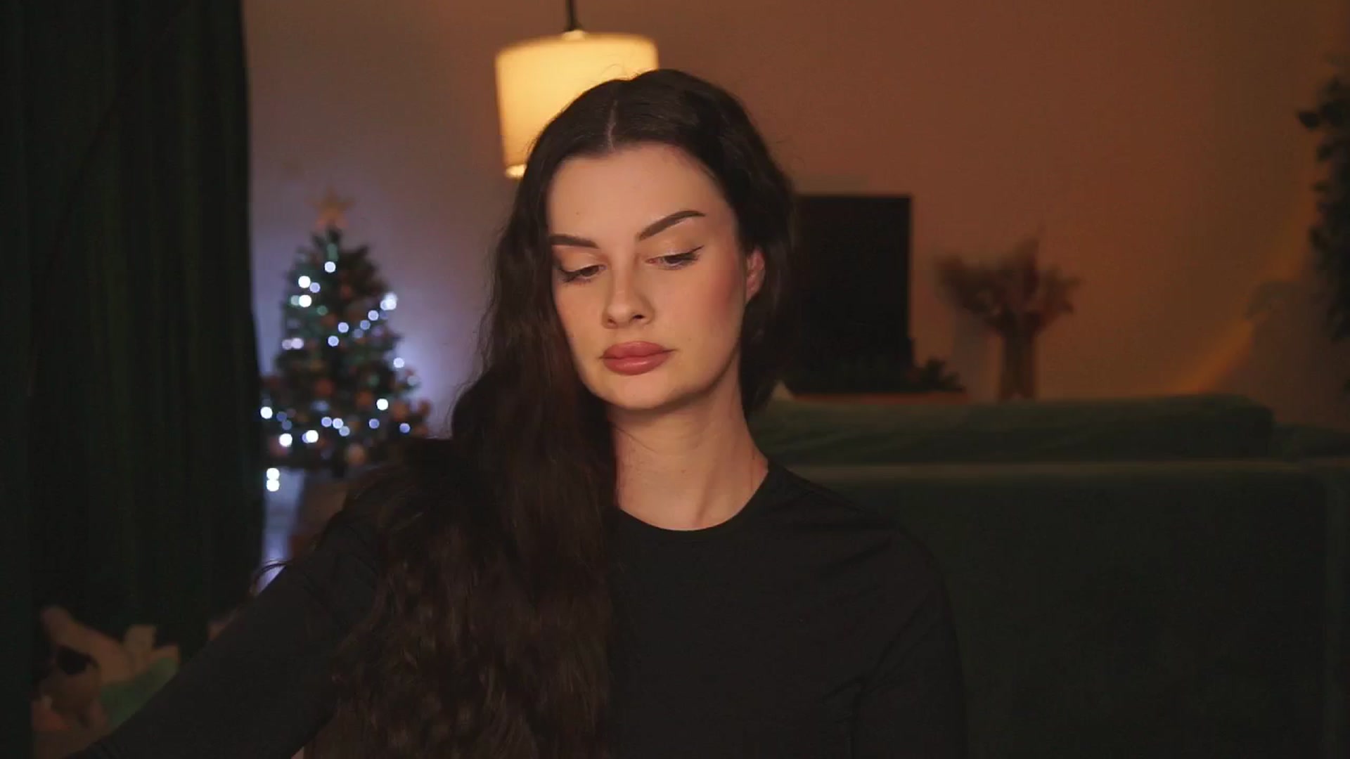 Gallery image thumbnail from lucyangel's myfreecams stream on, 12/12/2024, 17:09 image 7 of 20