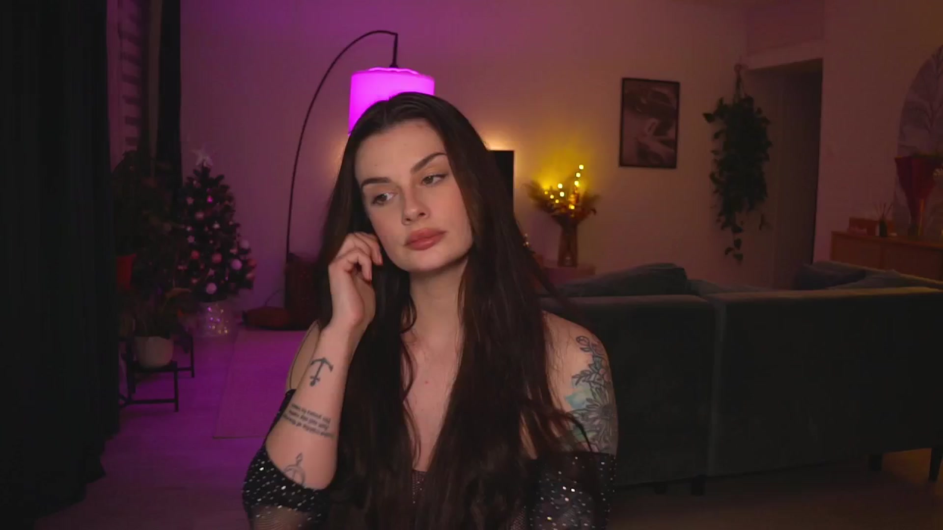 Gallery image thumbnail from lucyangel's myfreecams stream on, 12/16/2024, 17:26 image 1 of 20