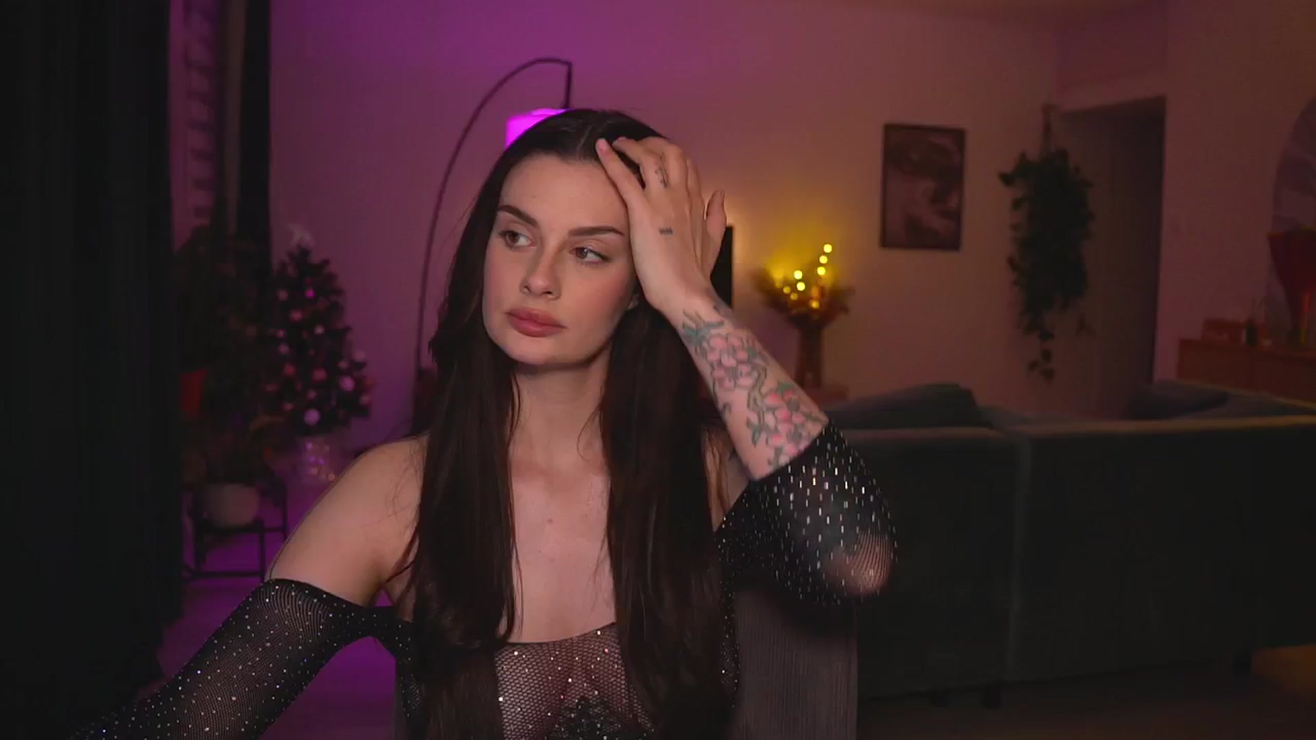 Gallery image thumbnail from lucyangel's myfreecams stream on, 12/16/2024, 18:35 image 7 of 20