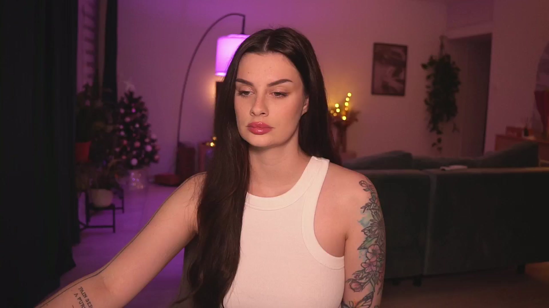 Gallery image thumbnail from lucyangel's myfreecams stream on, 12/18/2024, 17:53 image 1 of 20