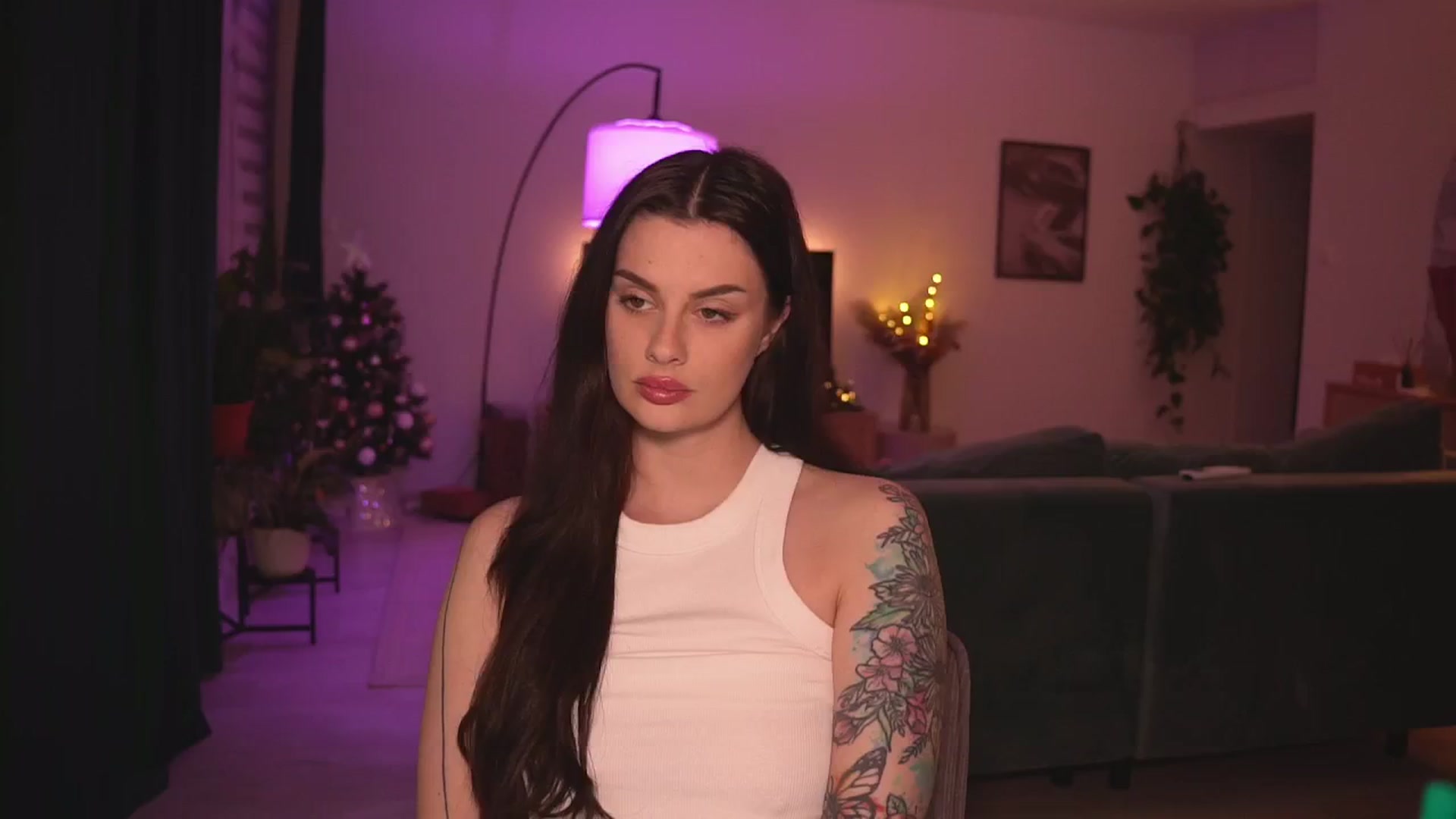 Gallery image thumbnail from lucyangel's myfreecams stream on, 12/18/2024, 17:53 image 10 of 20