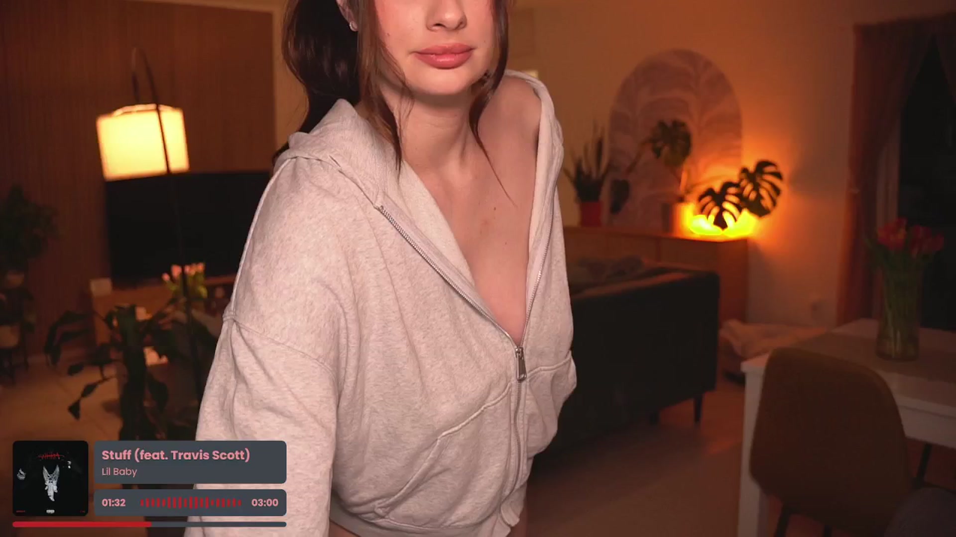 Gallery image thumbnail from lucyangel's myfreecams stream on, 03/07/2025, 19:08 image 6 of 20
