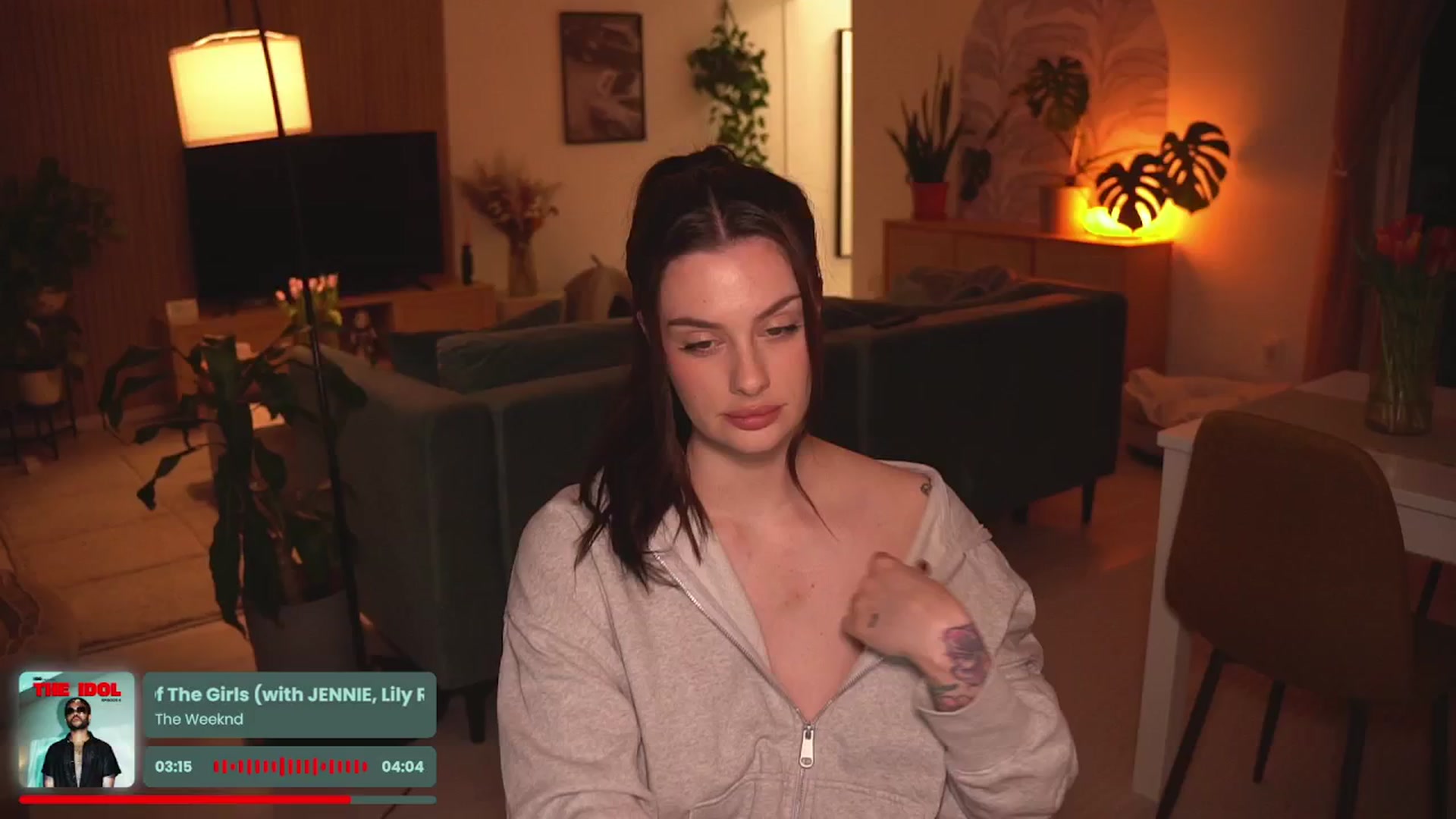 Gallery image thumbnail from lucyangel's myfreecams stream on, 03/07/2025, 19:08 image 13 of 20