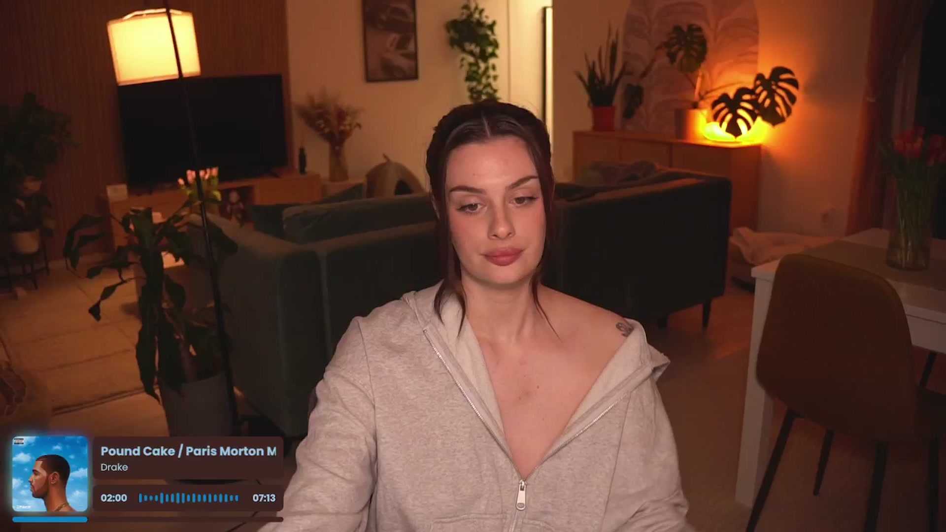 Gallery image thumbnail from lucyangel's myfreecams stream on, 03/07/2025, 19:08 image 14 of 20
