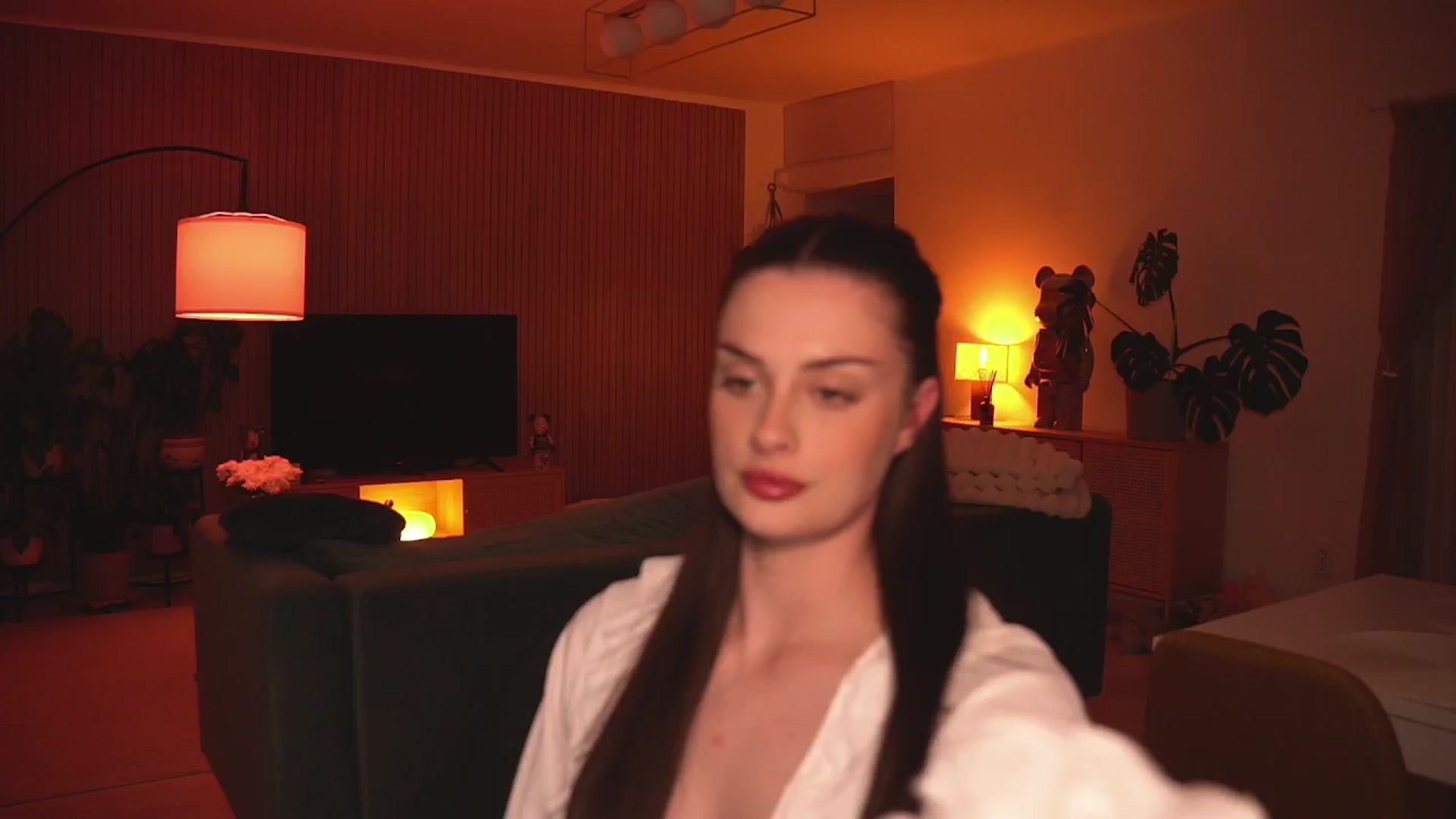 Gallery image thumbnail from lucyangel's myfreecams stream on, 05/16/2025, 19:23 image 16 of 20