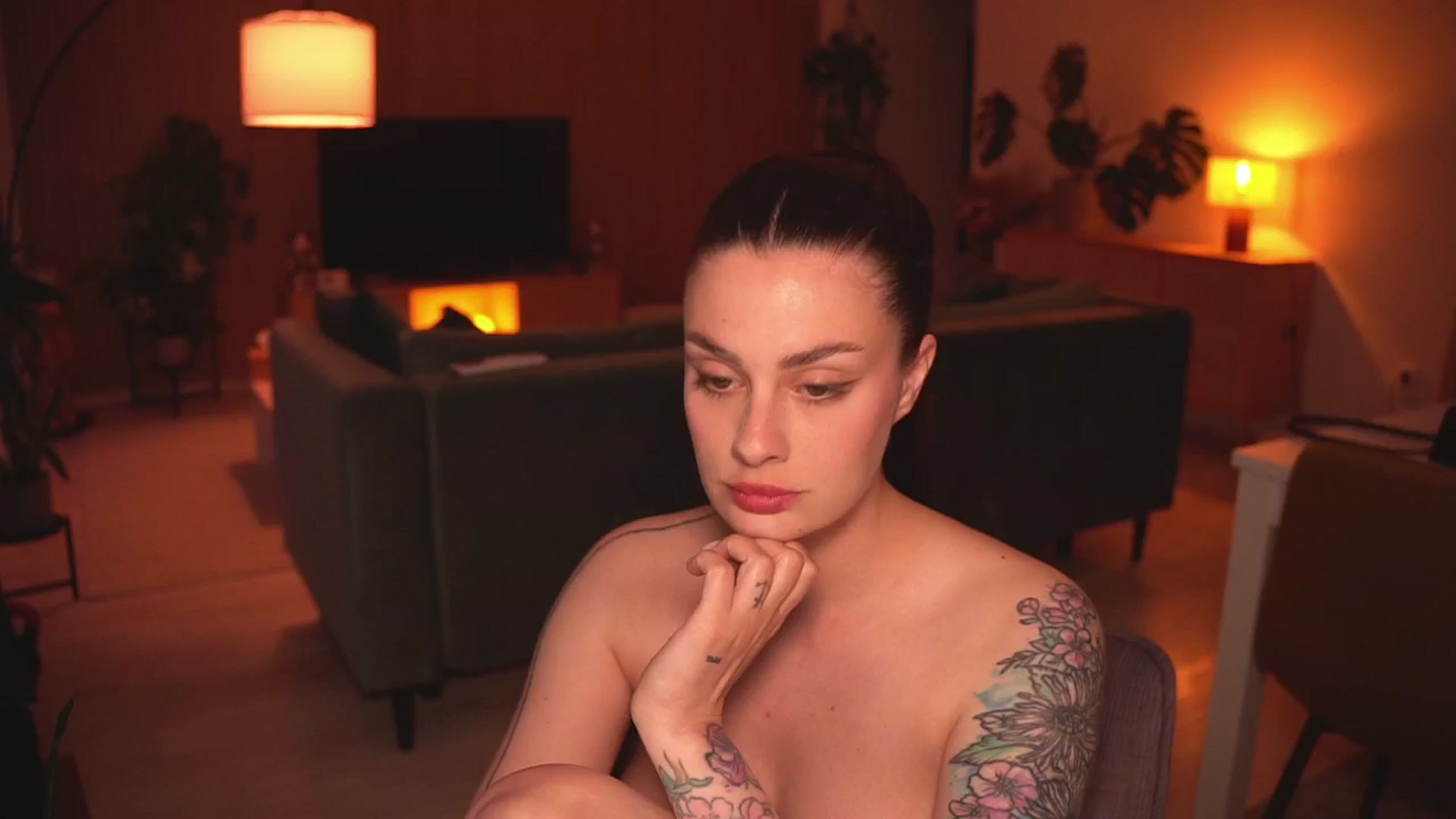 Gallery image thumbnail from lucyangel's myfreecams stream on, 05/24/2025, 18:49 image 17 of 20