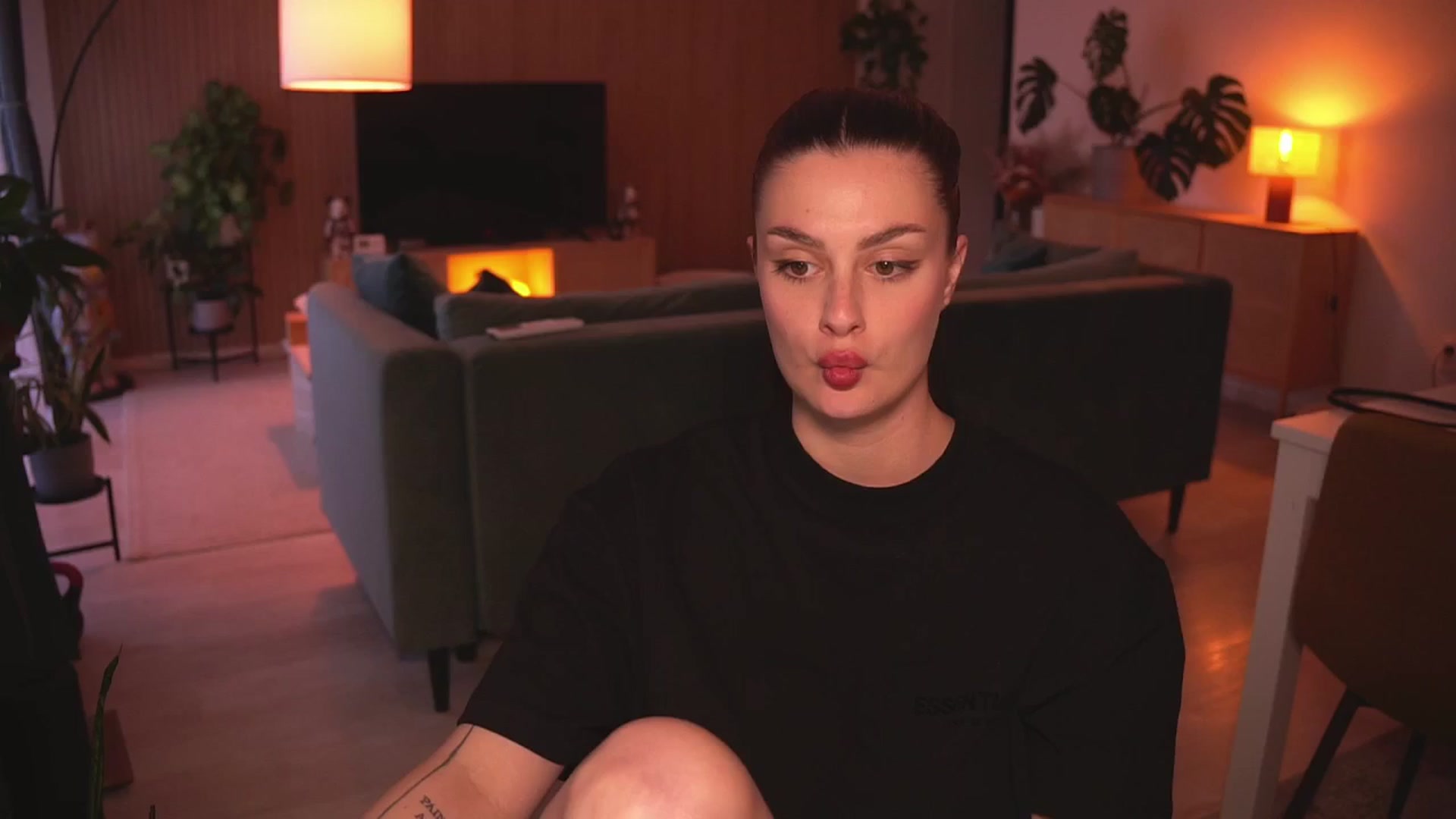 Gallery image thumbnail from lucyangel's myfreecams stream on, 05/24/2025, 18:49 image 2 of 20