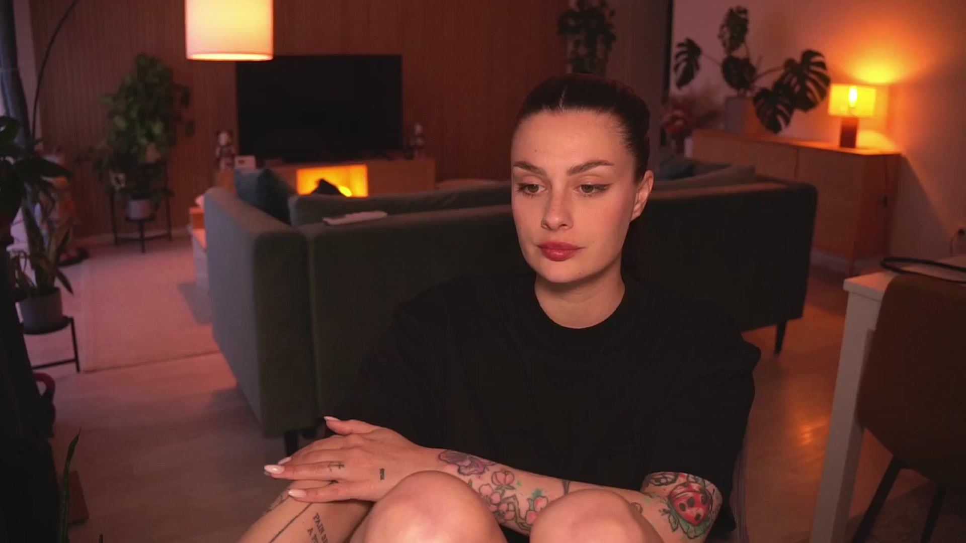Gallery image thumbnail from lucyangel's myfreecams stream on, 05/24/2025, 18:49 image 4 of 20