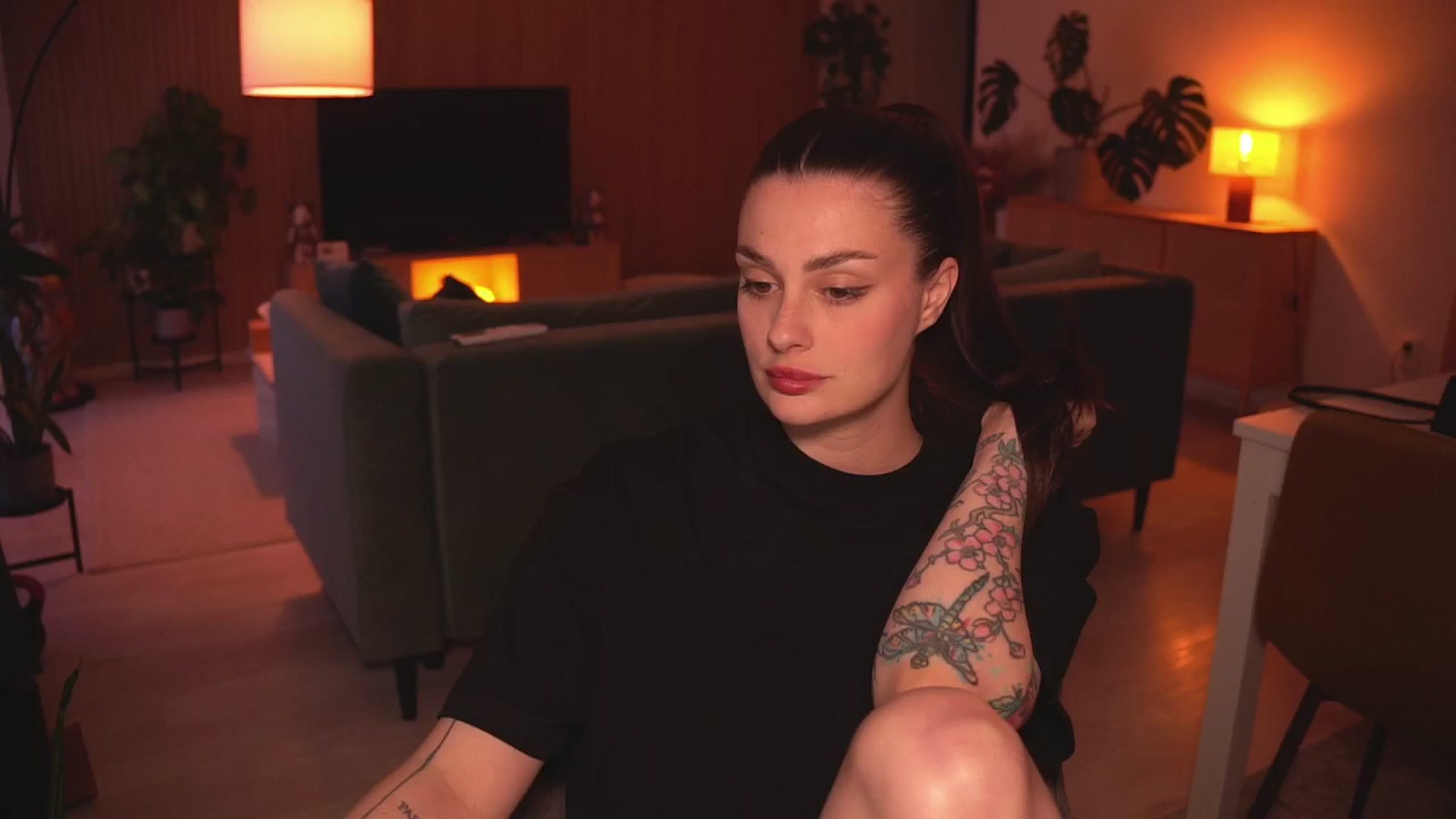 Gallery image thumbnail from lucyangel's myfreecams stream on, 05/24/2025, 18:49 image 10 of 20