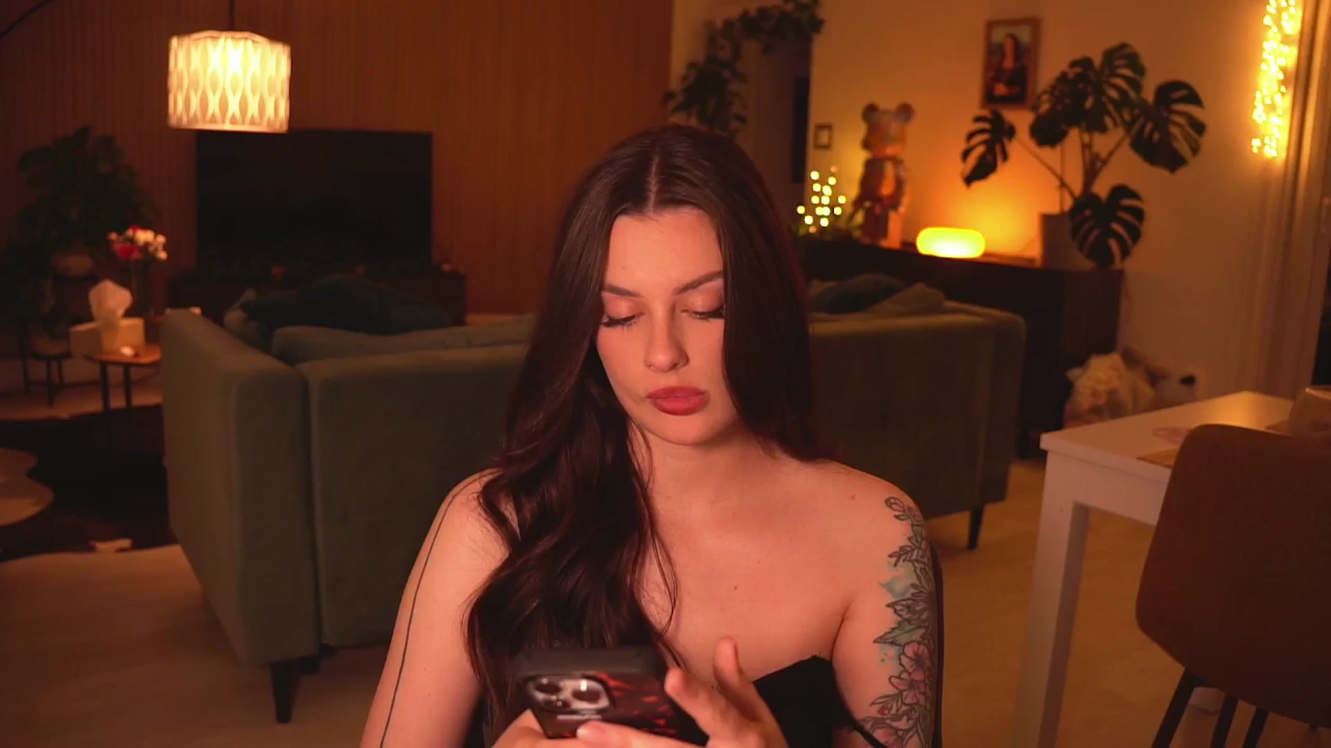 Gallery image thumbnail from lucyangel's myfreecams stream on, 11/12/2025, 17:39 image 16 of 20